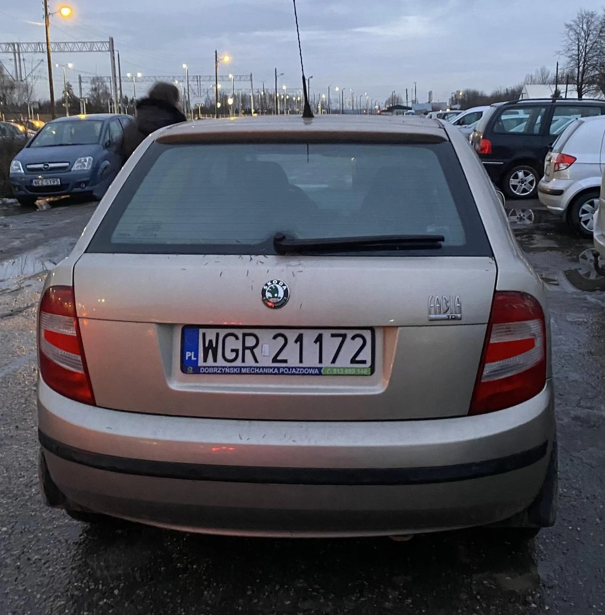 Co za dziad z IQ żaby. Zablokował wyjazd i zadowolony. Karny kutas na czoło dla ciebie