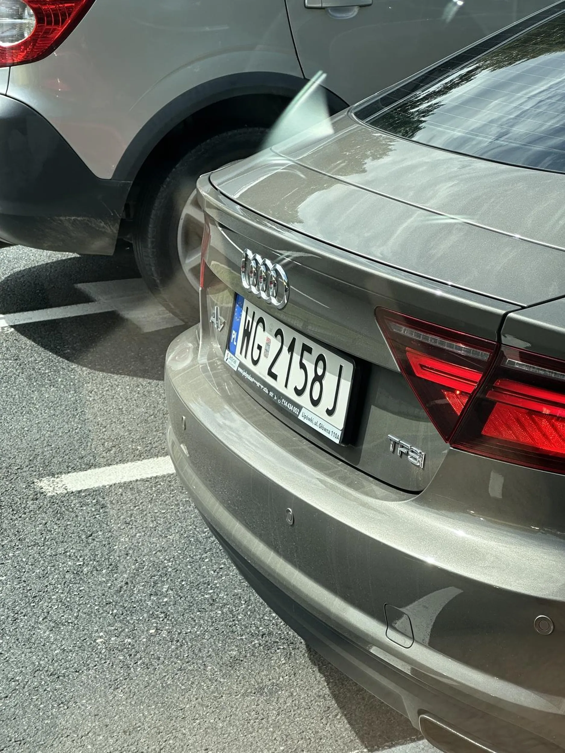 Chłop non stop z nosem w telefonie, korki omija buspasami, zgram filmy z wideorejestratora to dorzucę