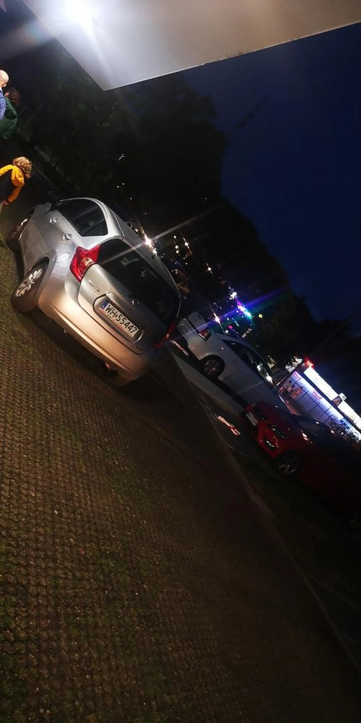 Cicmpok parkuje tam gdzie trasa służy do przemieszczania się