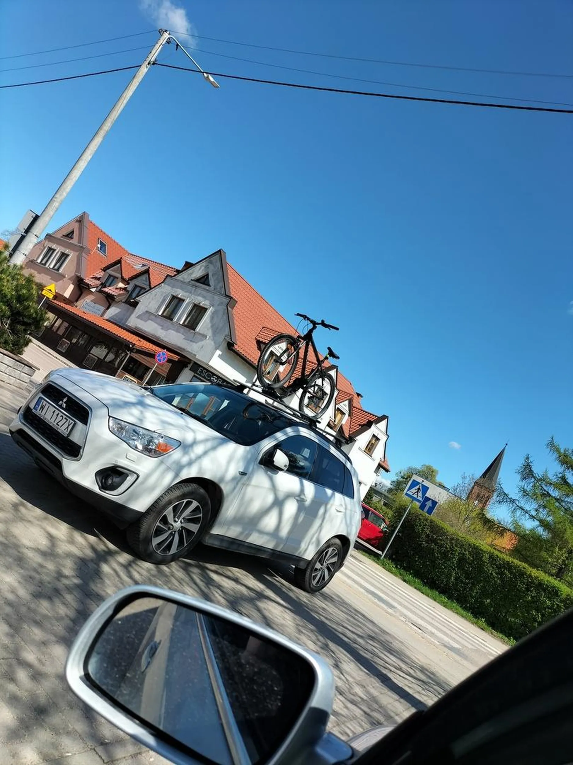 Parkowanie na przejściu dla pieszych, po zwróceniu uwagi, agresja, Pan chyba na dobrym kacu.