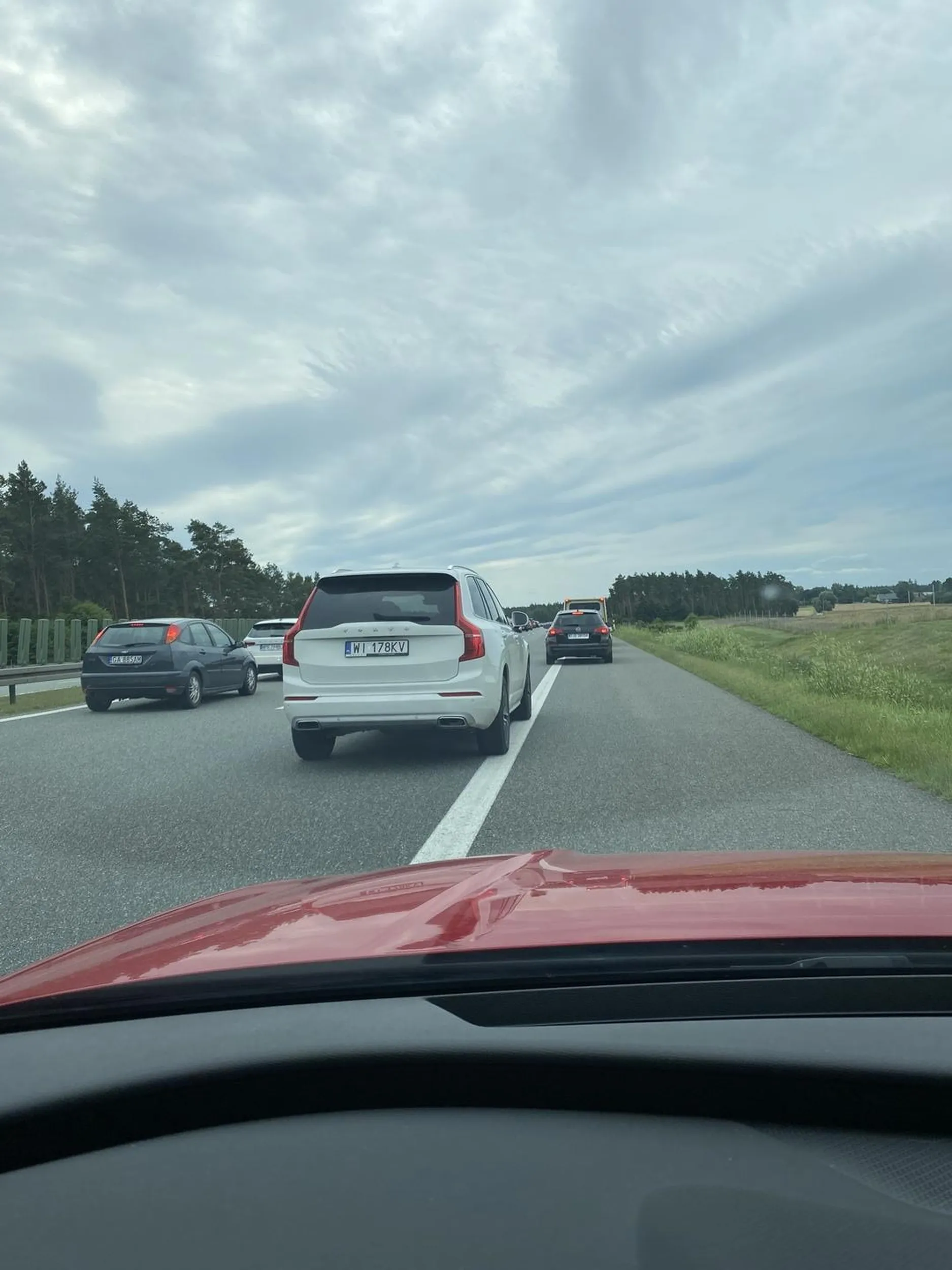 Korytarz życia a pustak stoi na środku…