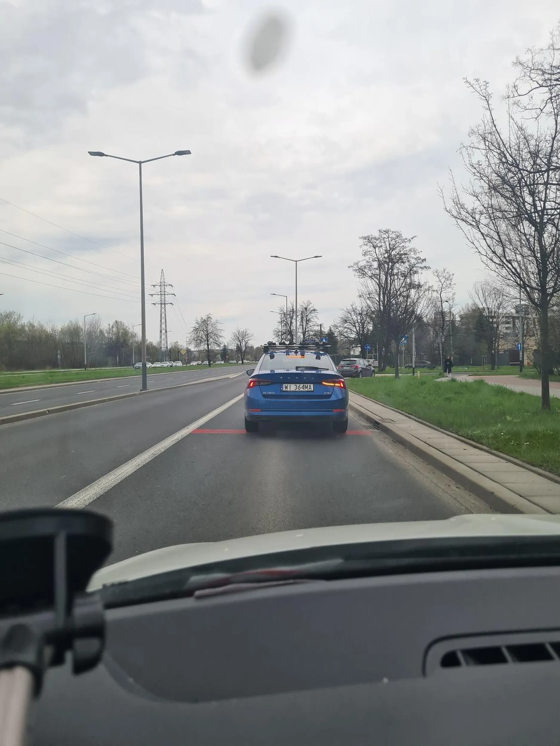 Kierowca wymusza pierwszeństwo