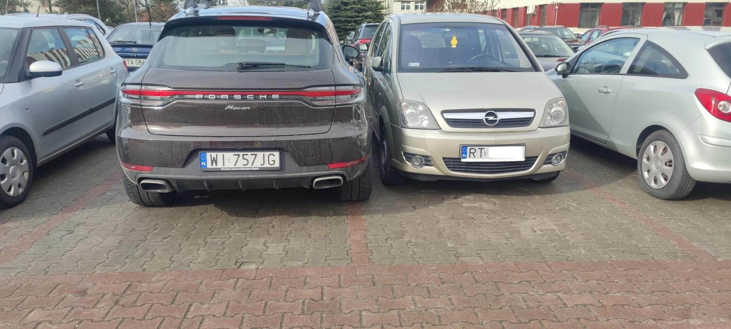 Problemy z parkowaniem? Kup mniejsze...