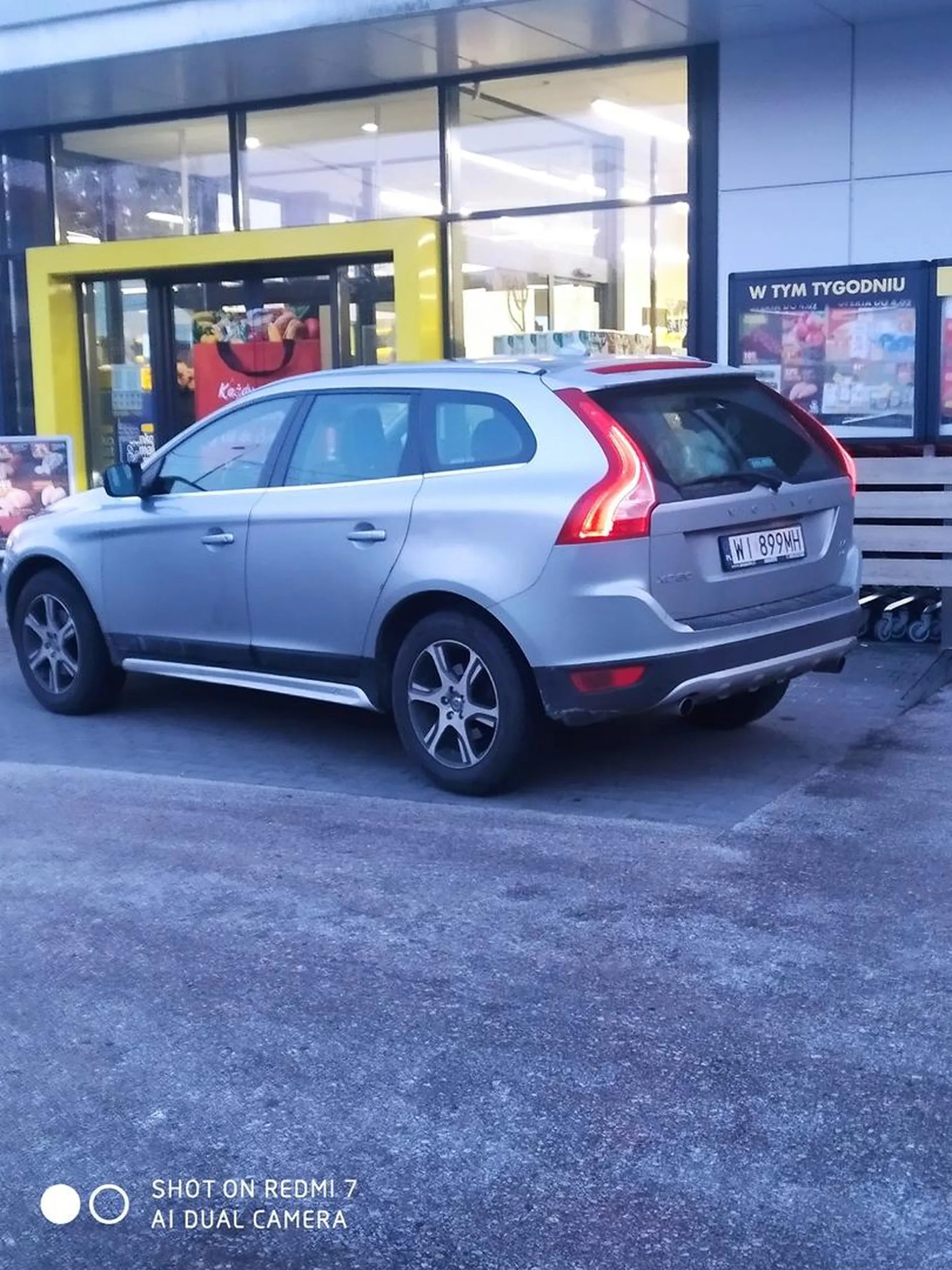 Szkoda że takie wąskie drzwi robią w biedronkach