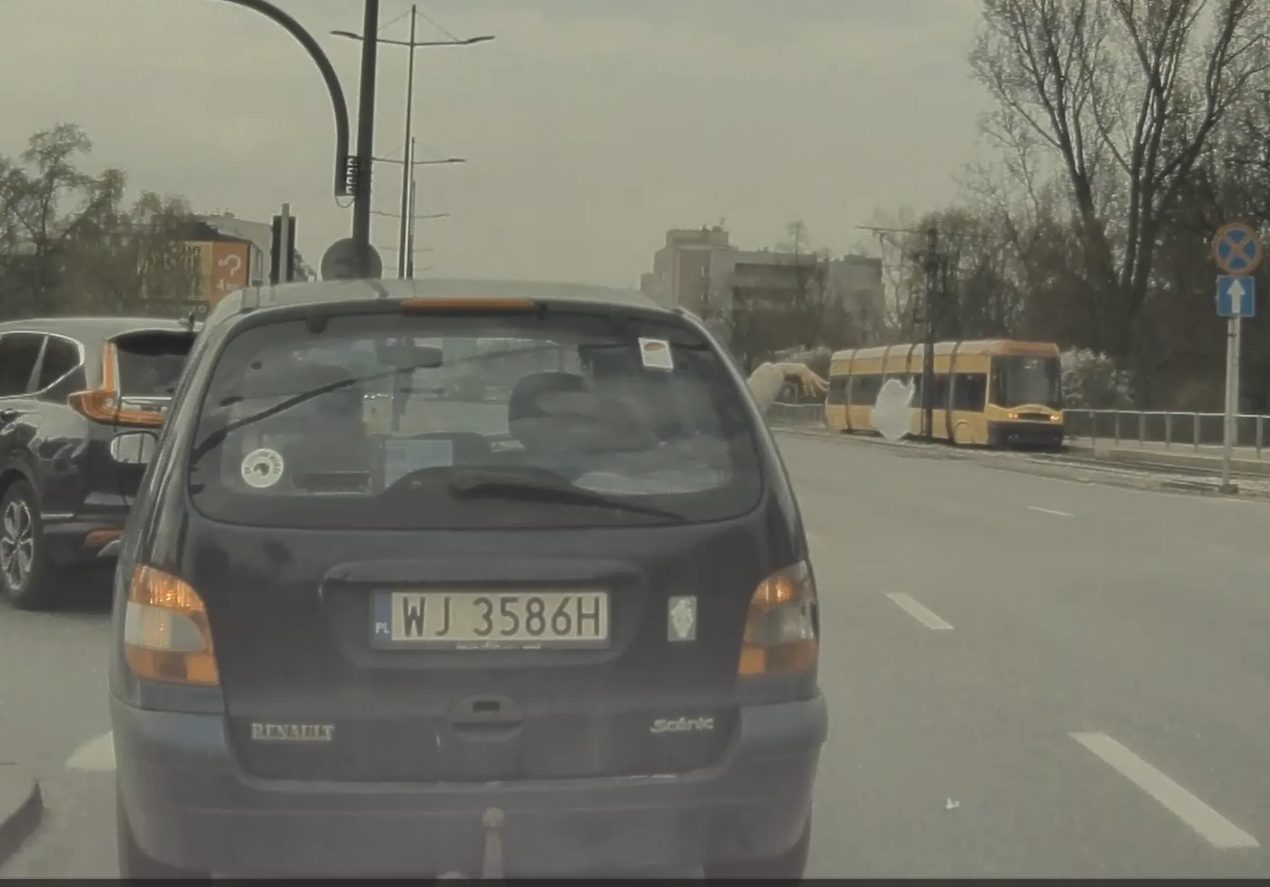 Śmieci, także trzeba się pobawić w rudego obywatela i zgłosić ;)