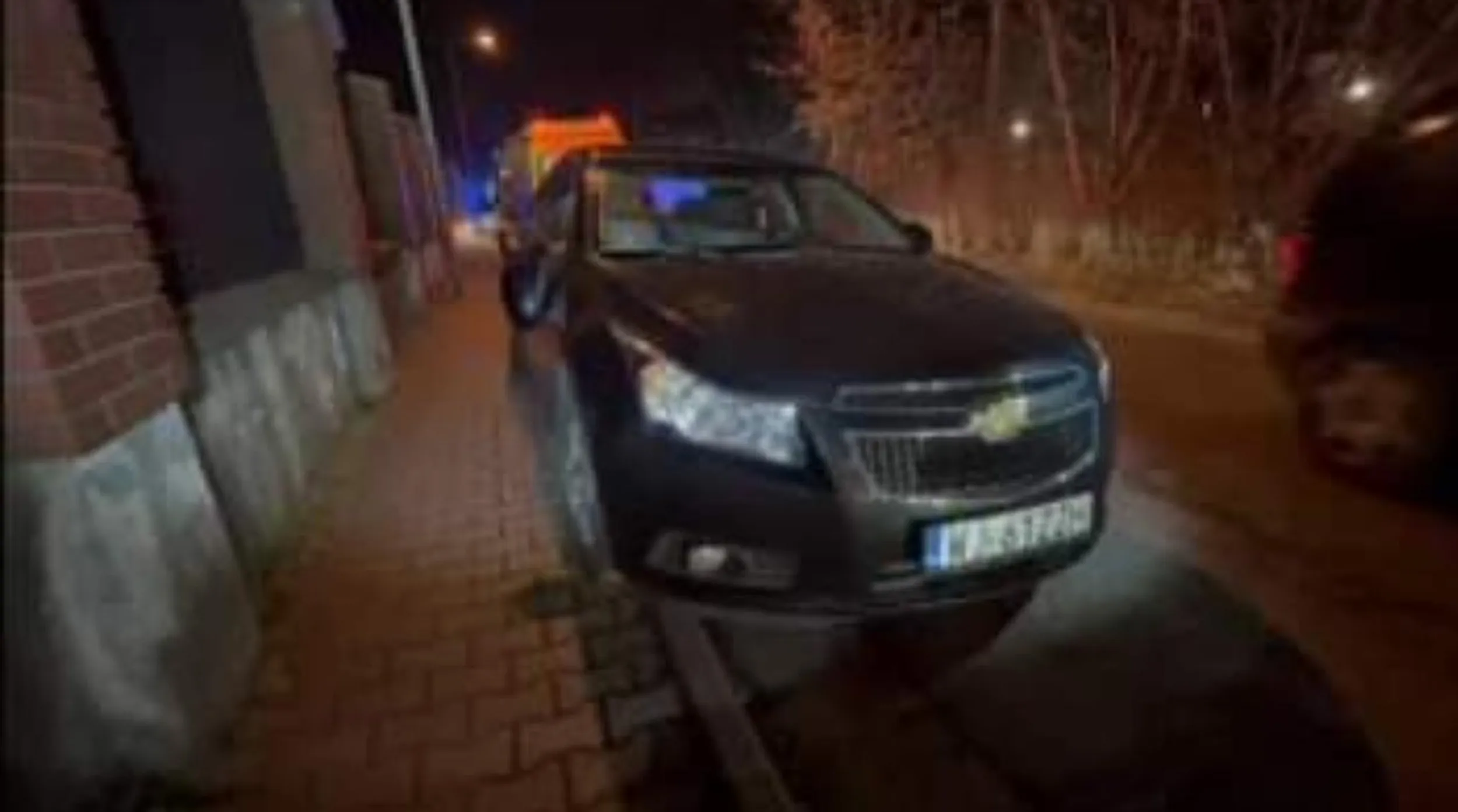 Policyjna pijaczyna. Potrącił pieszego i próbował uciec jak pies z podkulonym ogonem.