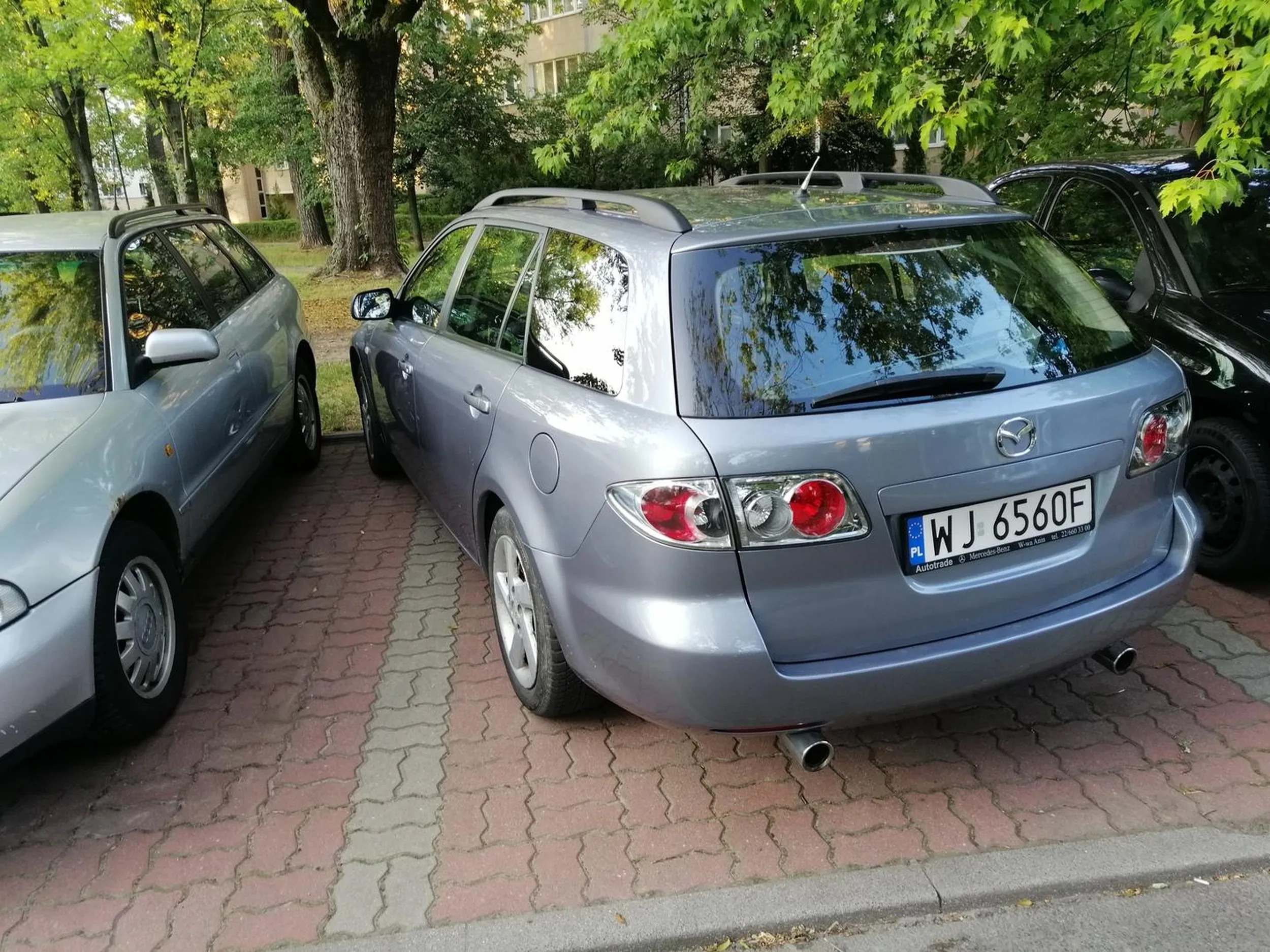 Notorycznie parkuje tak, że utrudnia innym życie.