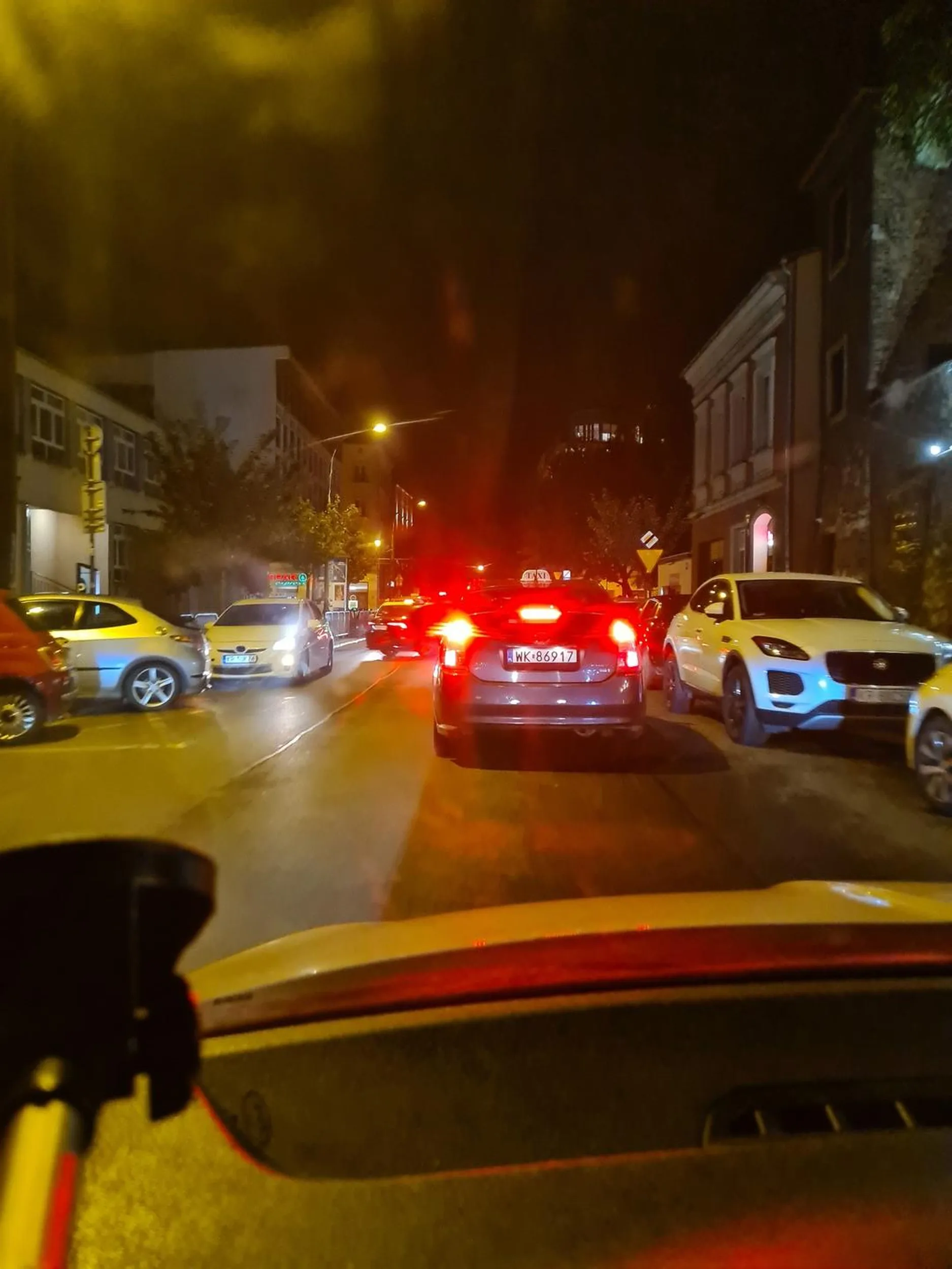 Kierowca wymusza pierwszeństwo