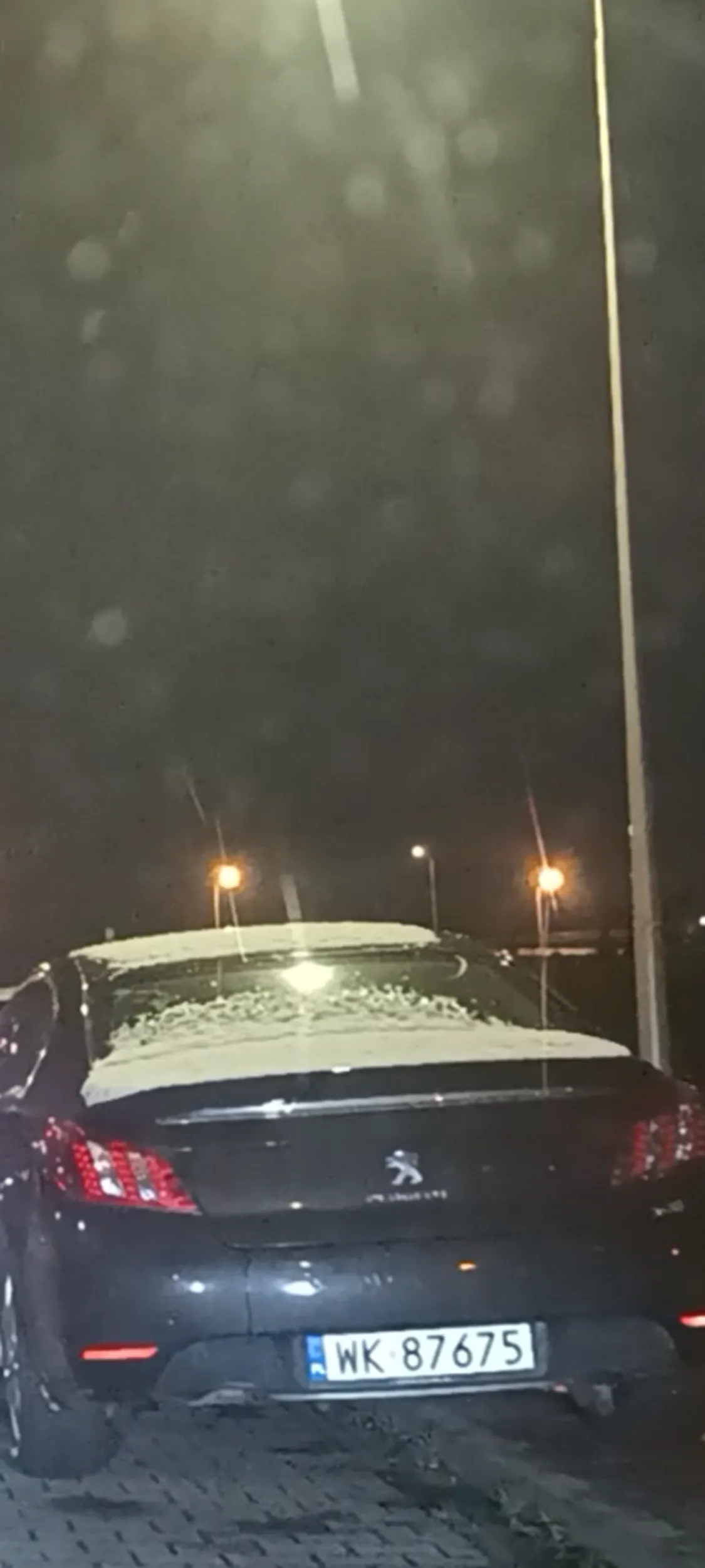 Parkowanie na chodniku i na ulicy gdzie jest zakaz zatrzymywania się i postoju.