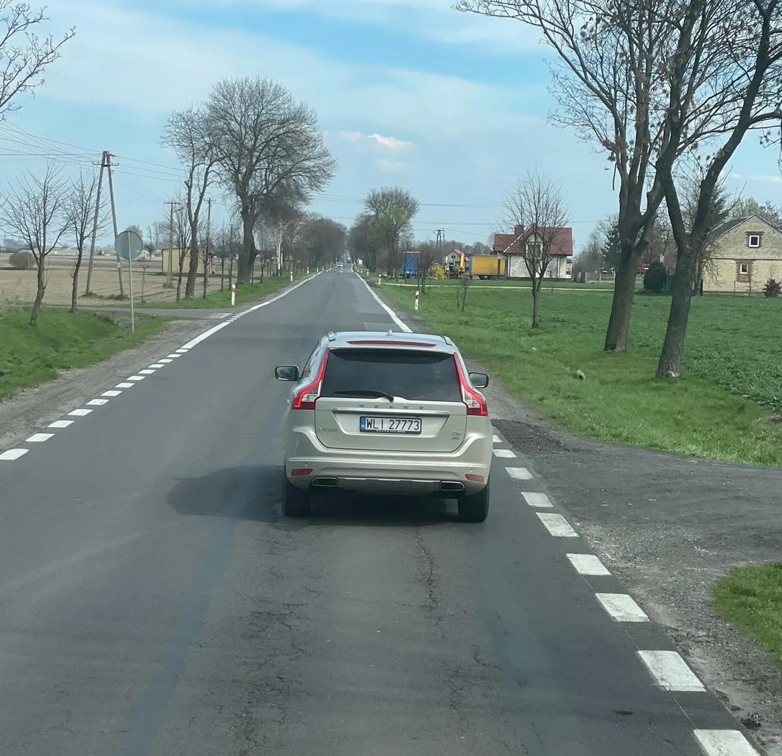 Nie baw się telefonem jak prowadzisz ćpunie