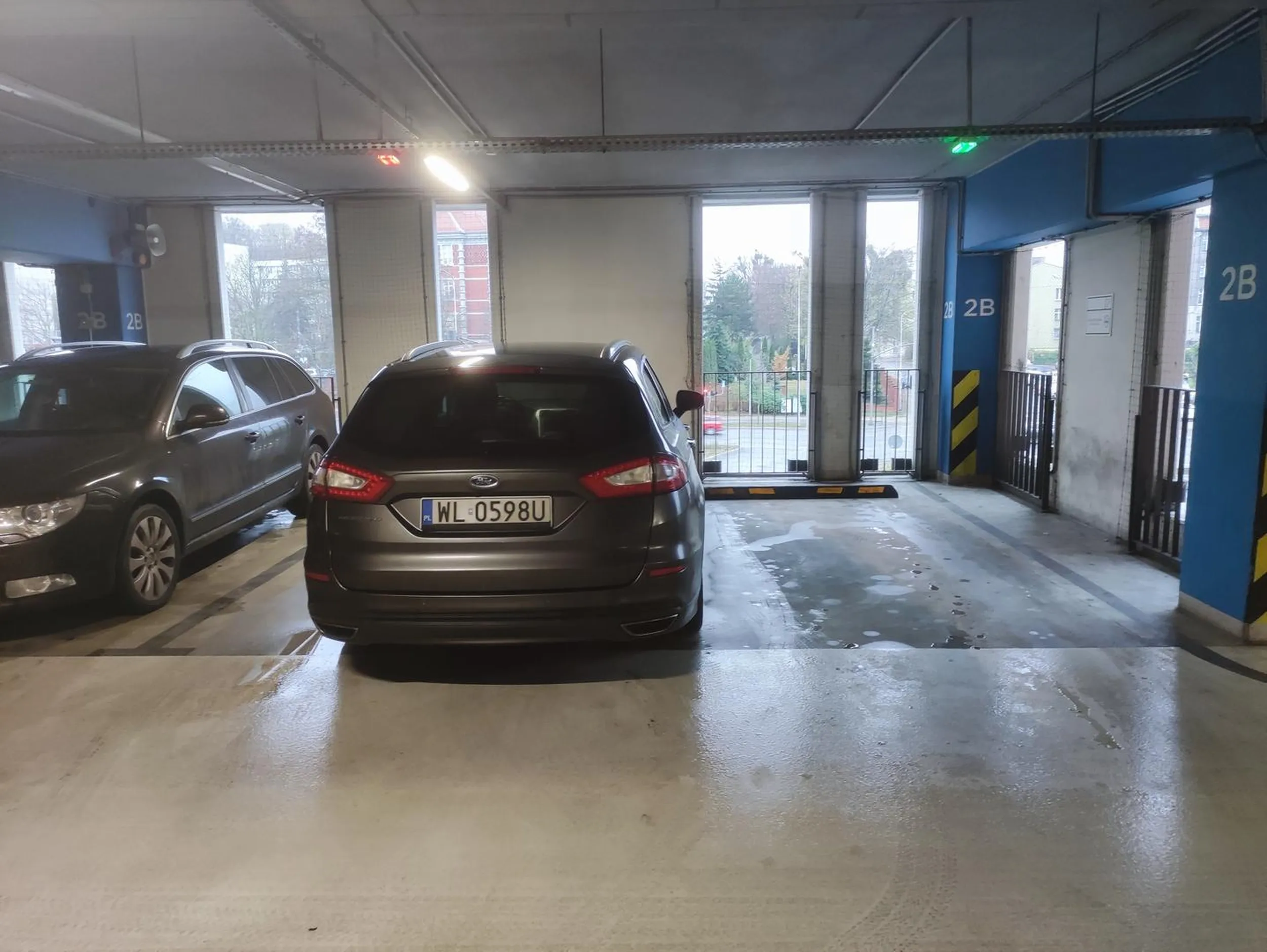 Problem zaparkowania w liniach.