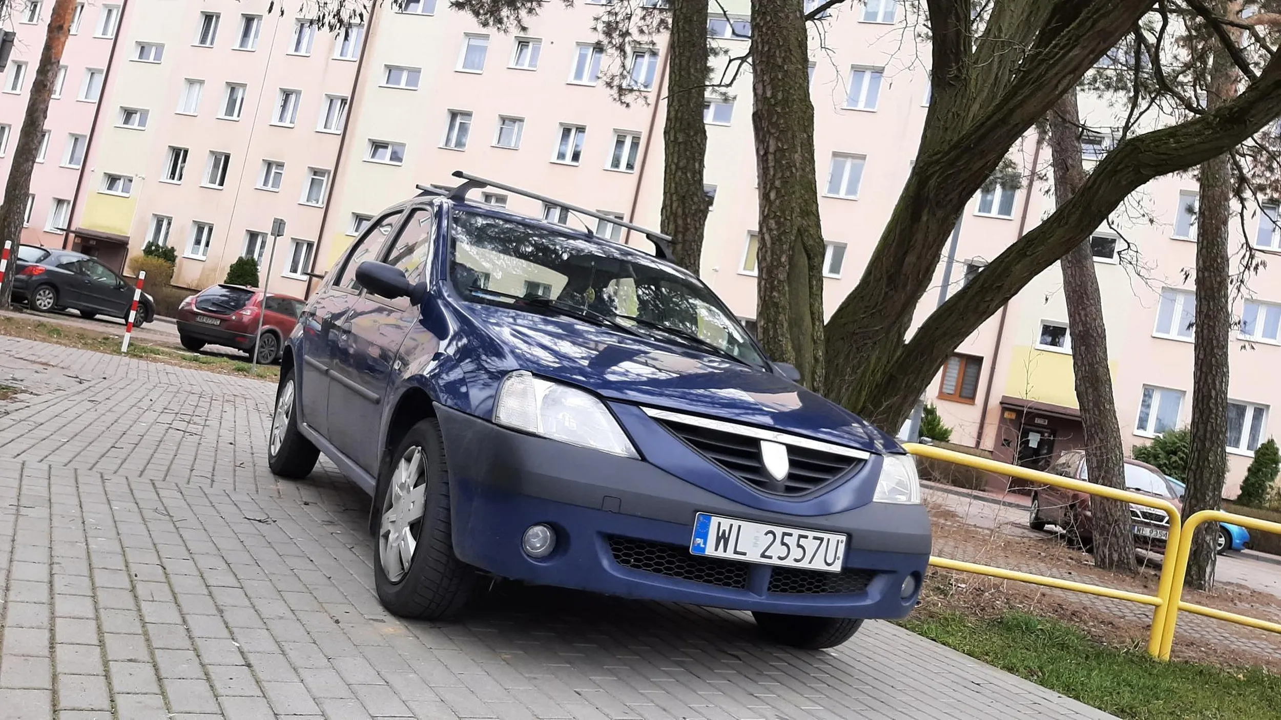 Taki wóz trzeba stawiać na środku chodnika, niech zazdroszczą.