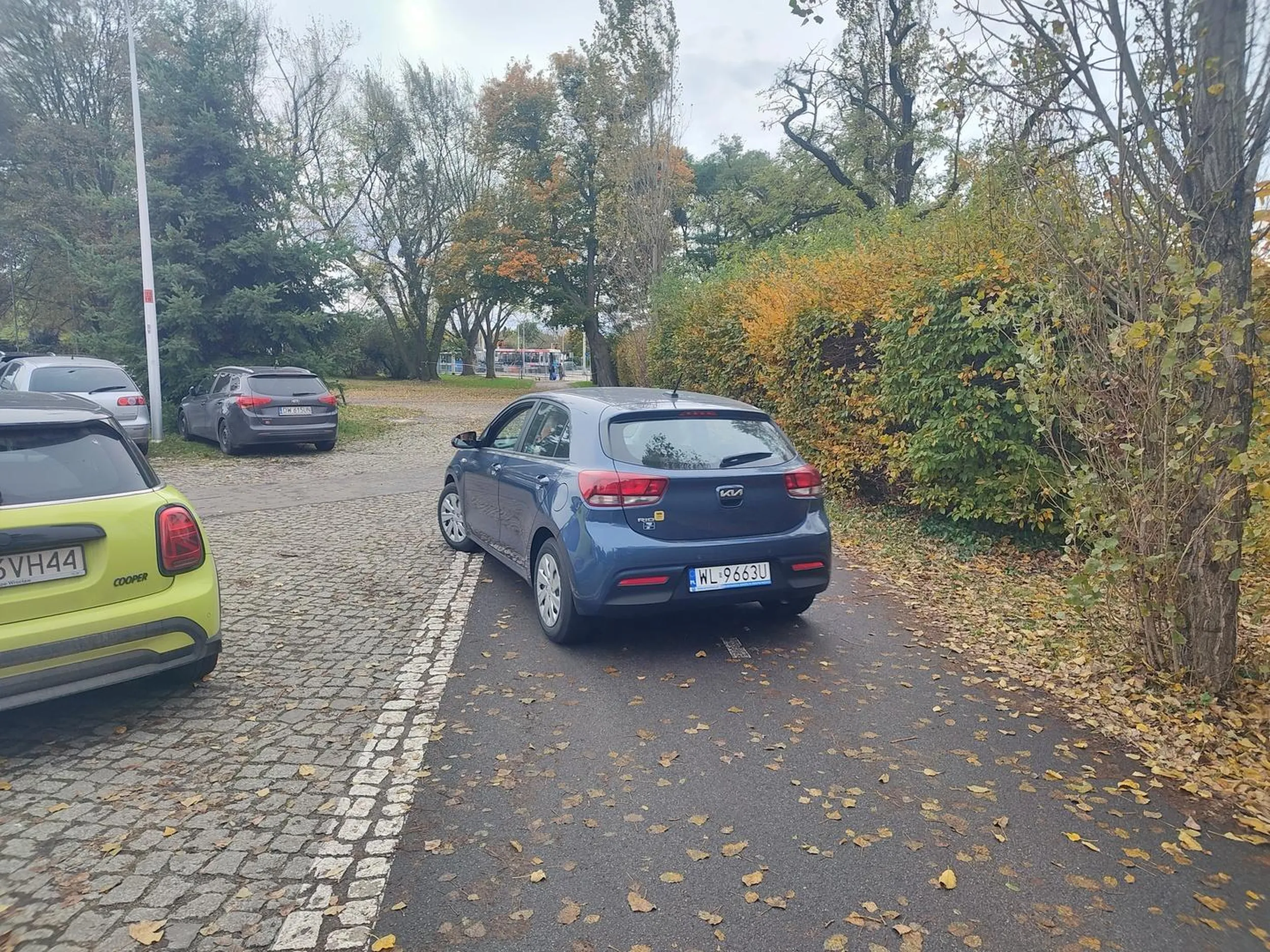 Jeździ po ciągu pieszo rowerowym i jeszcze ma pretensje