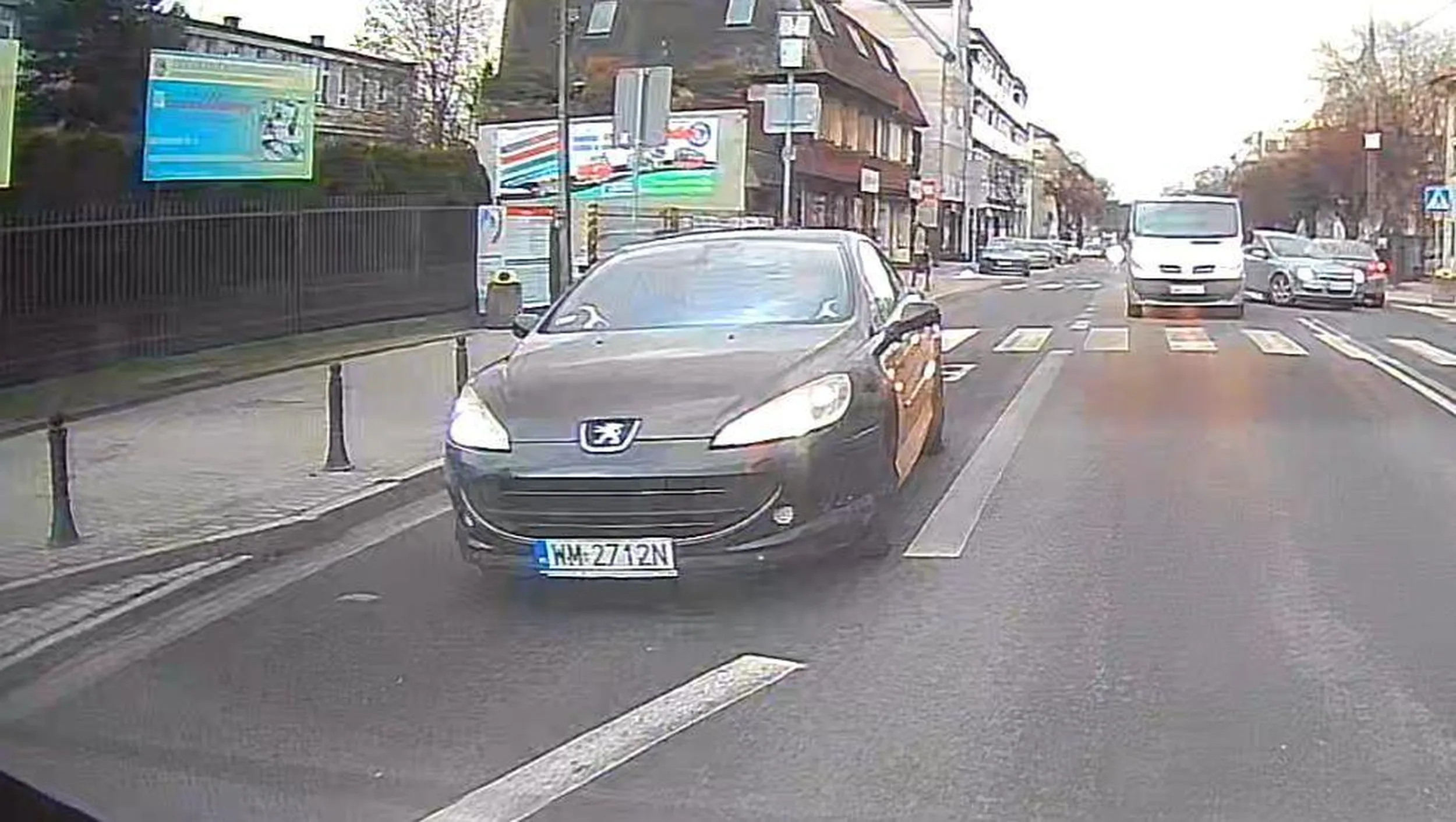 Lalunia jeździ bus pasem i wciska się na chama. Mińsk Mazowiecki