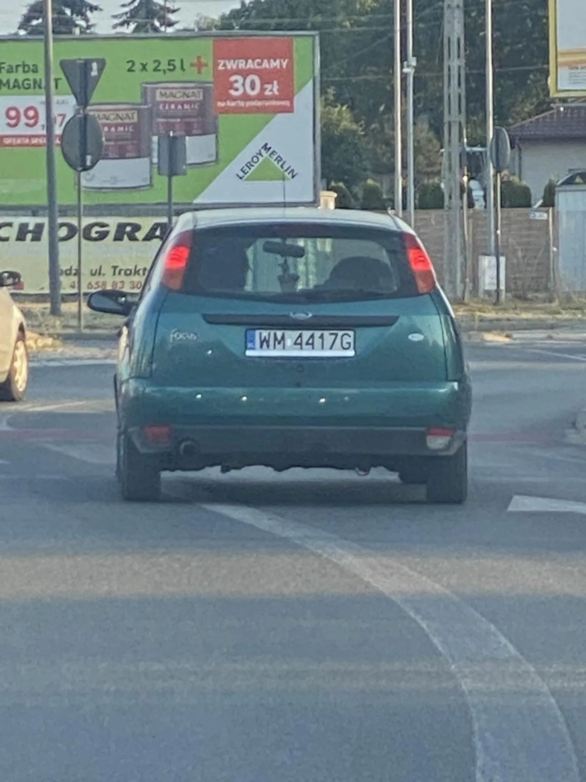 Pijany kierowca jeździł w łodzi zygzakiem, potrącił rowerzystę wjeżdżając w ścieżkę rowerową i uciekł z miejsca wypadku!!