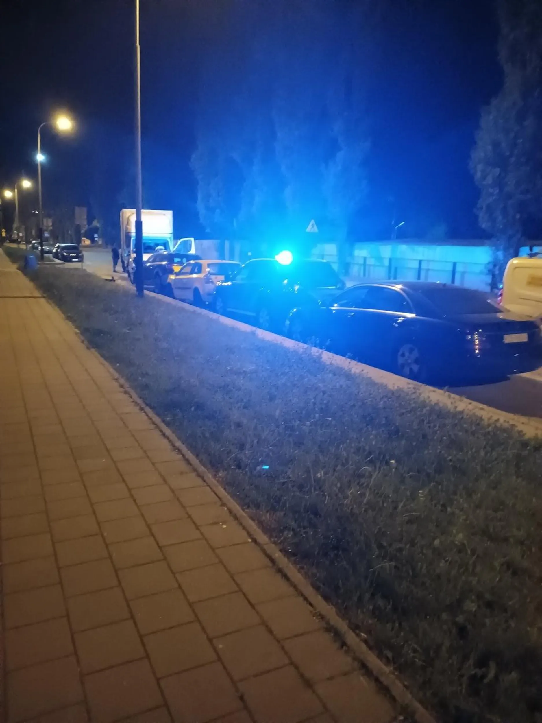 Kierowca sprawcą kolizji uciekł.