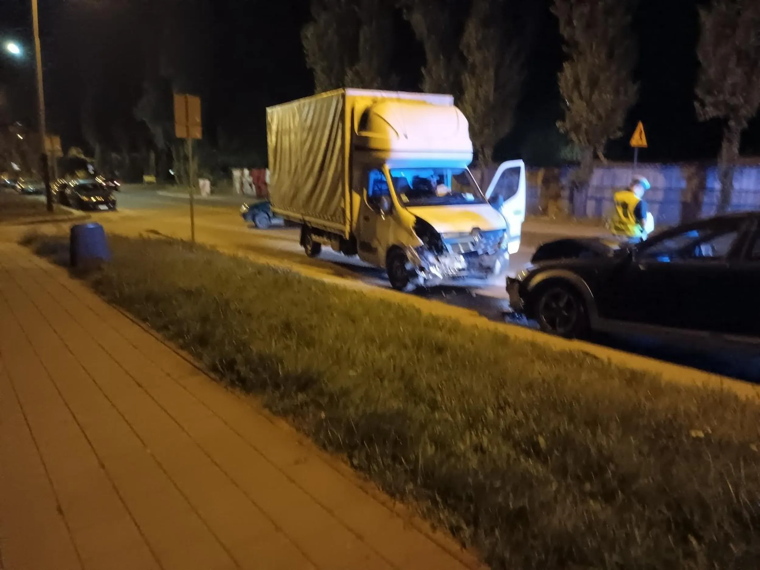 Kierowca sprawcą kolizji uciekł.