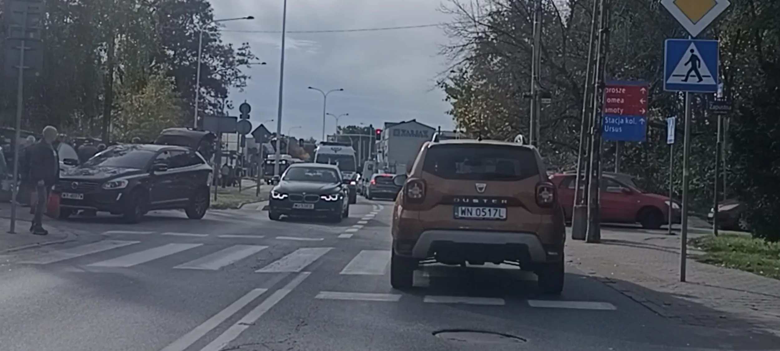 Przejazd przez przejście dla pieszych bez ustąpienia pierwszeństwa pieszemu.