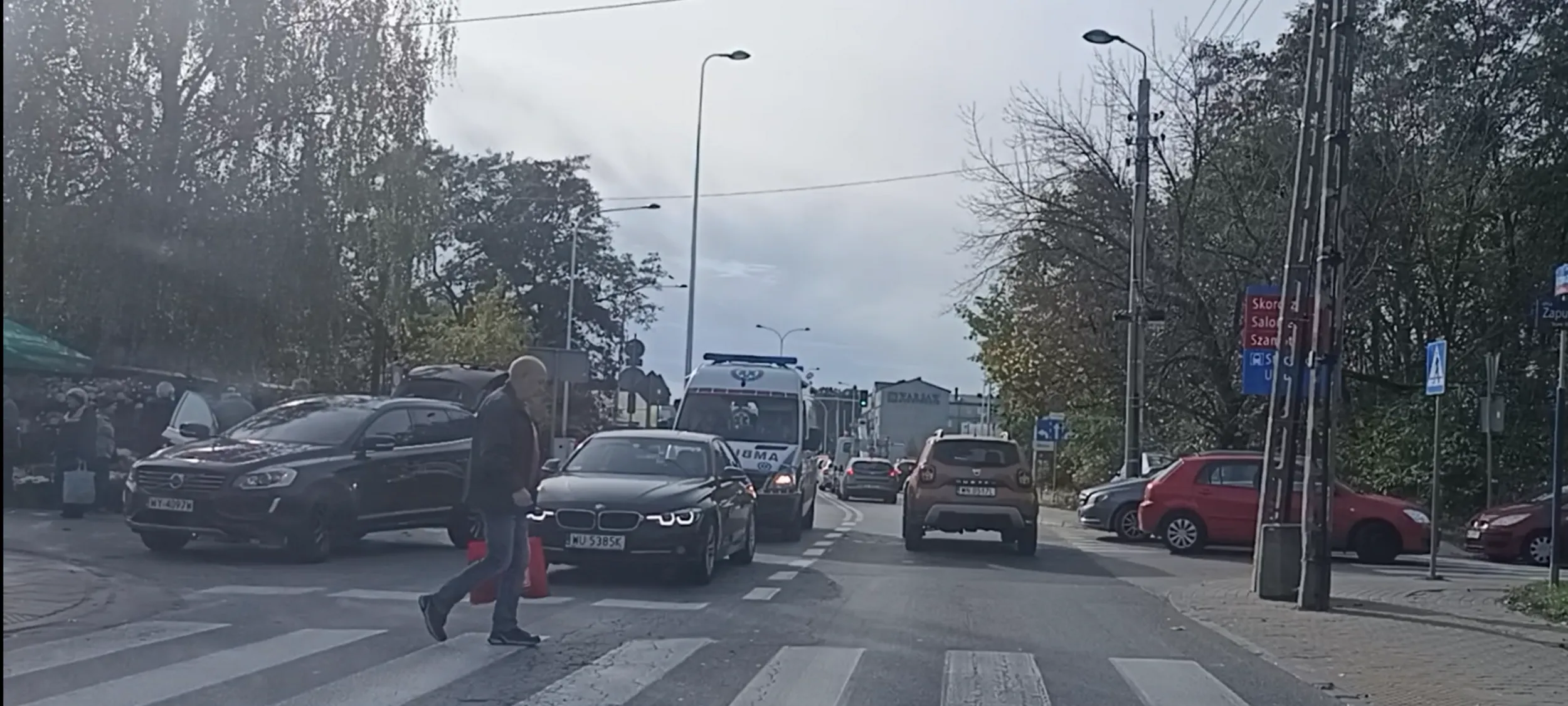 Przejazd przez przejście dla pieszych bez ustąpienia pierwszeństwa pieszemu.