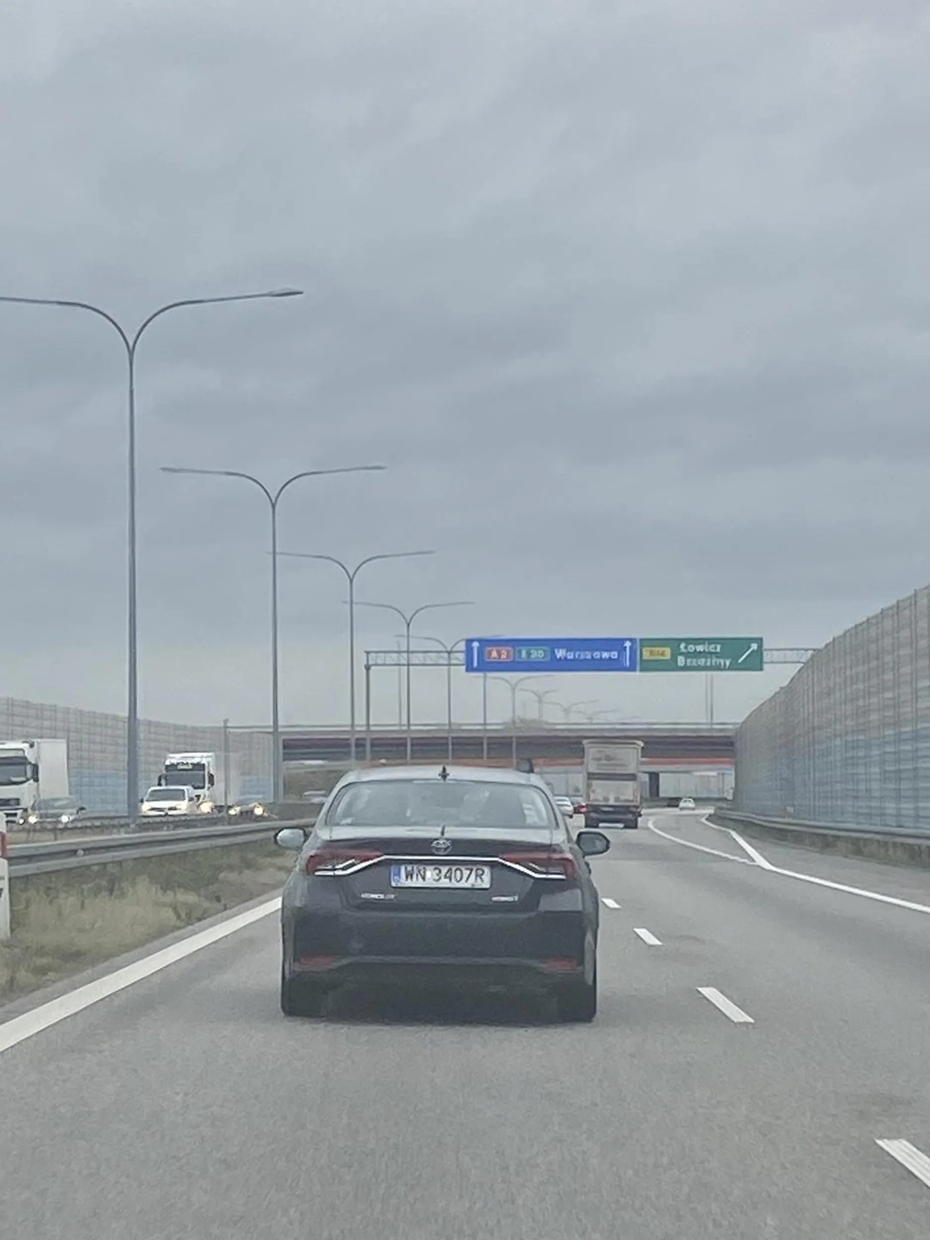 Najgorszy możliwy kierowca Na autostradzie 90km/h to jedz prawym pasem a nie blokujesz cały lewy