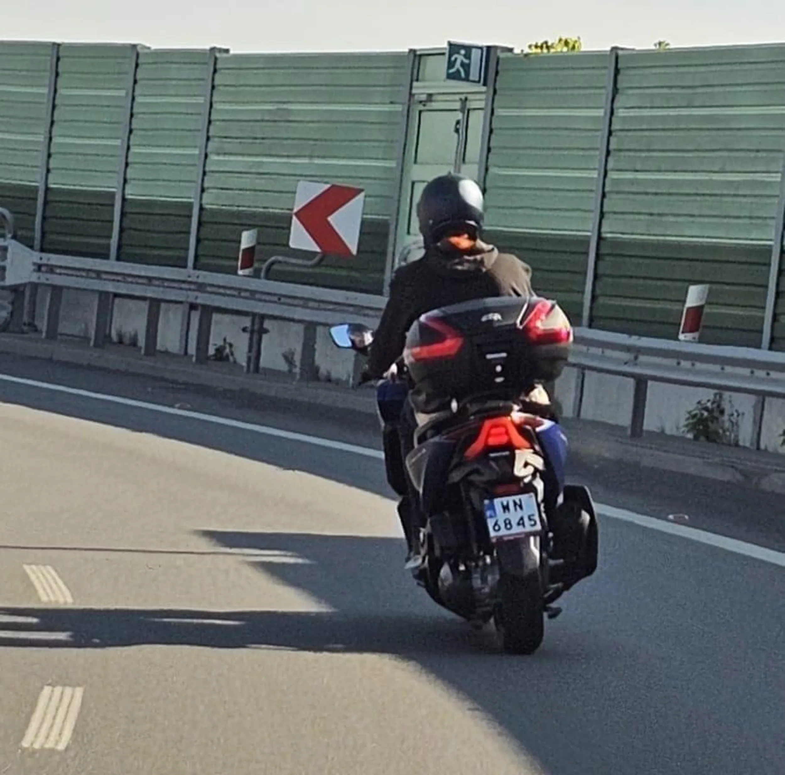 Stary erotoman gustujący w młodych Ukrainkach