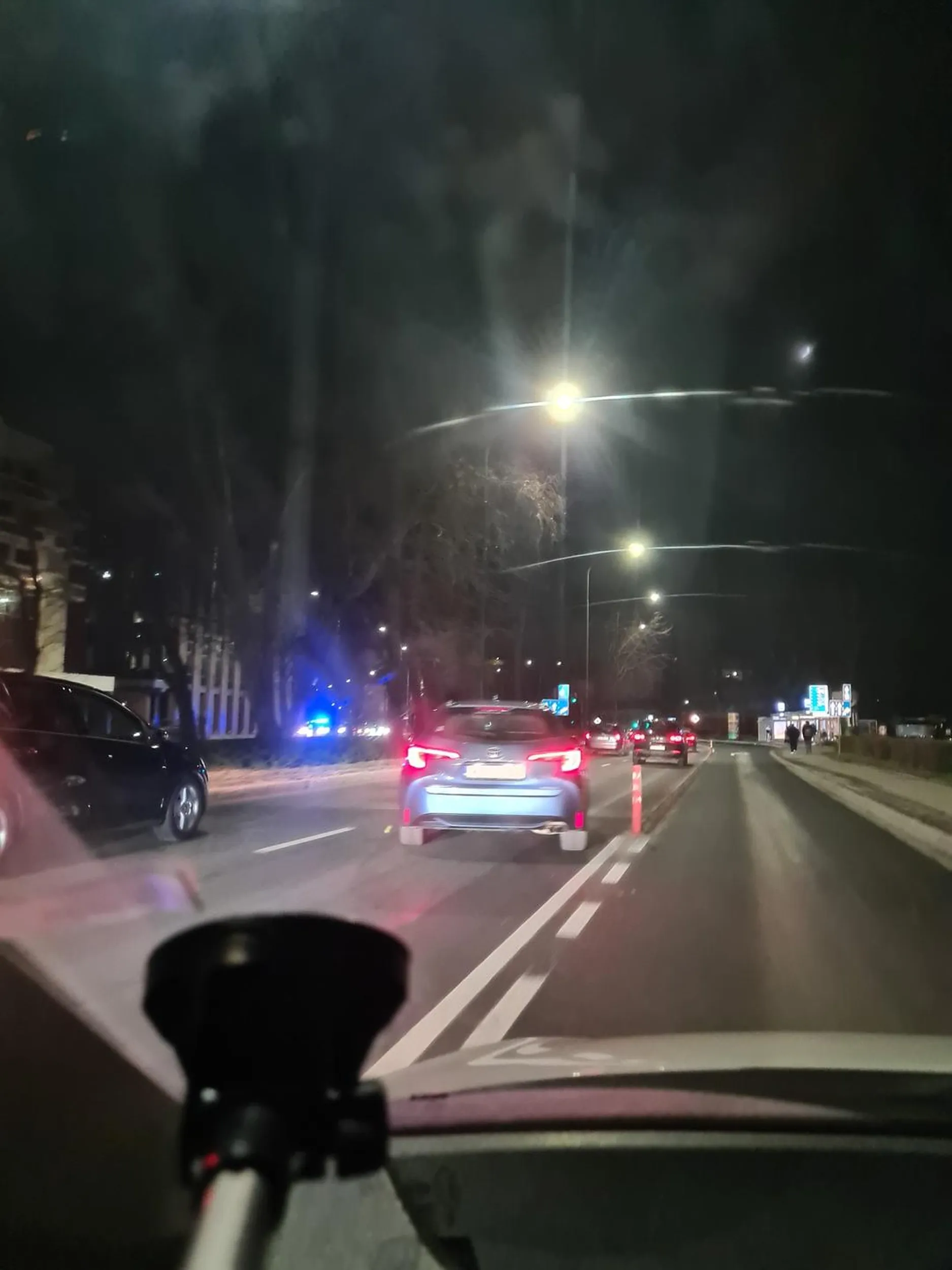 Kierowca wymusza pierwszeństwo