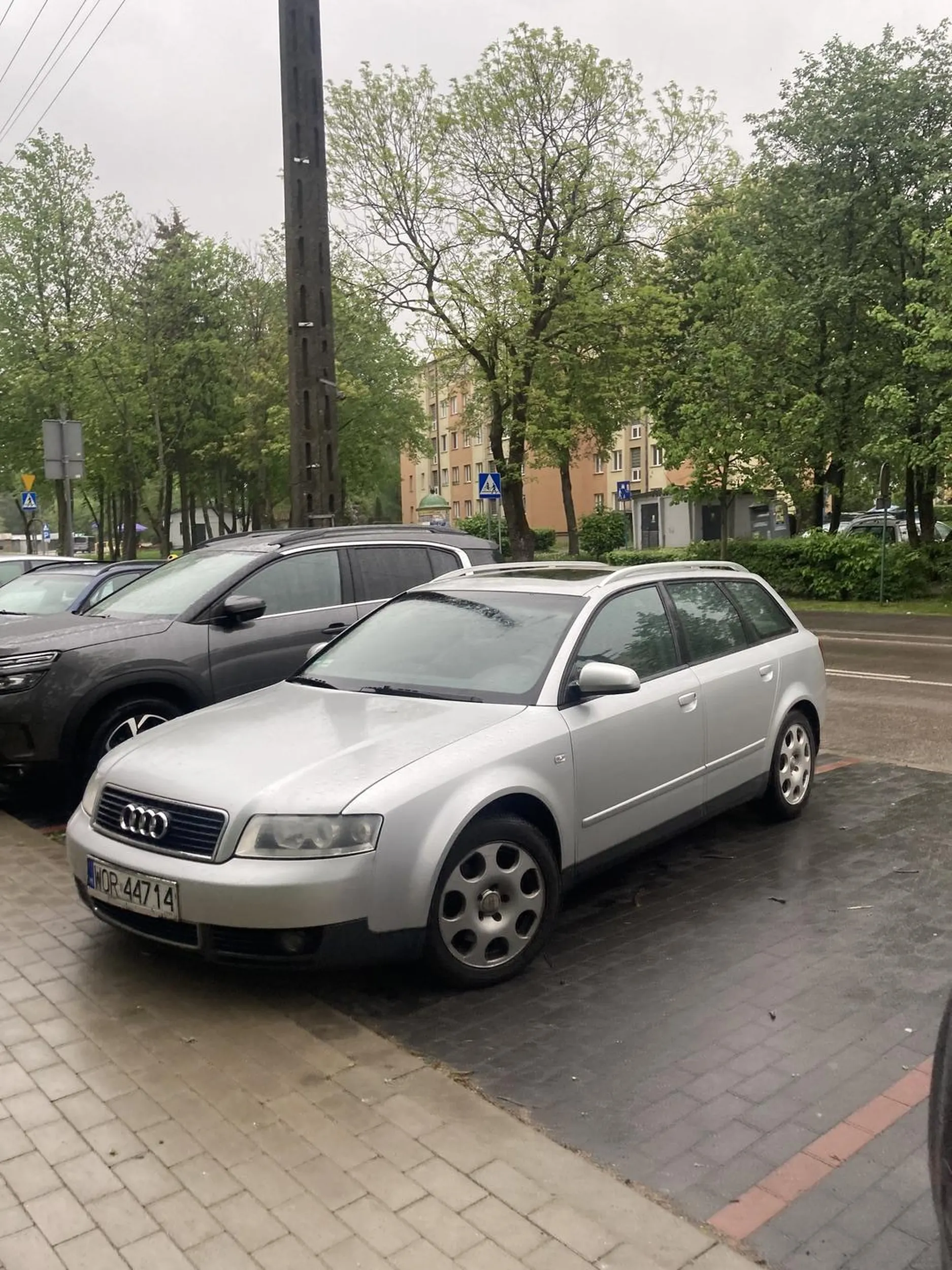 Za mało ci miejsca buraku pieprzony tym Kaudi że zajmujesz dwa miejsca?