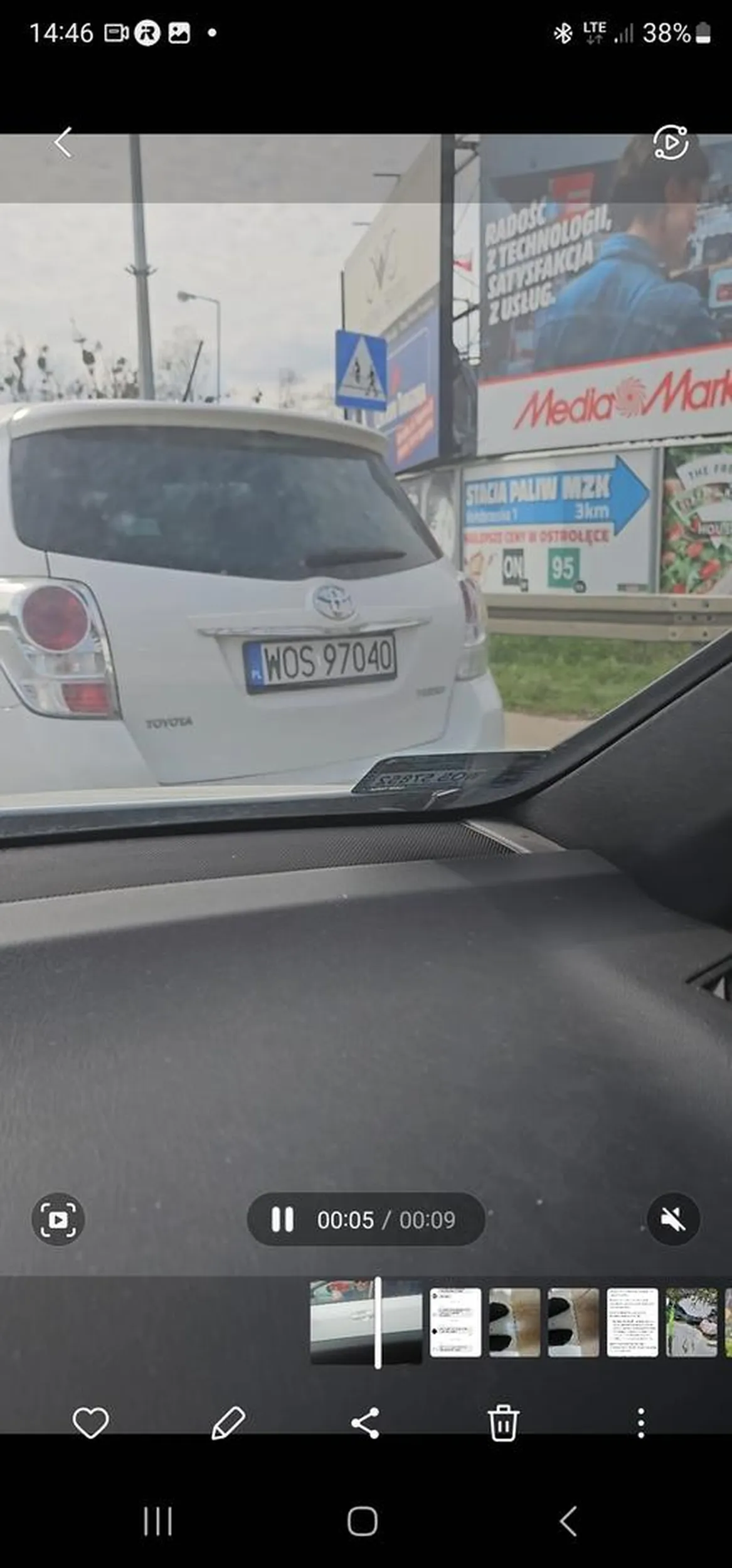 Jutro zgłaszam zawiadomienie o popełnieniu przestępstwa, rozmowa na policji już została odbyta. Mam twoja twarz, model auta i numery rejestracyjne. Gratuluję.