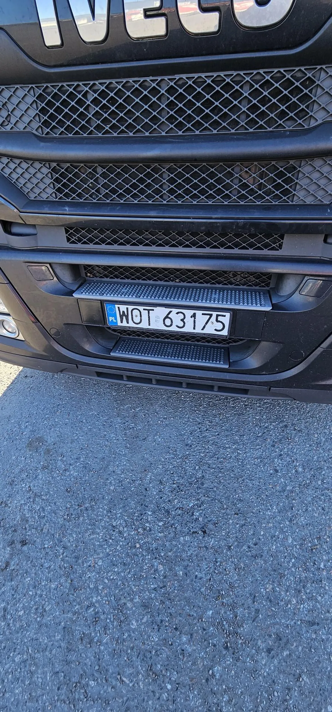 What company is this truck? villesa@gmail.com thank you.