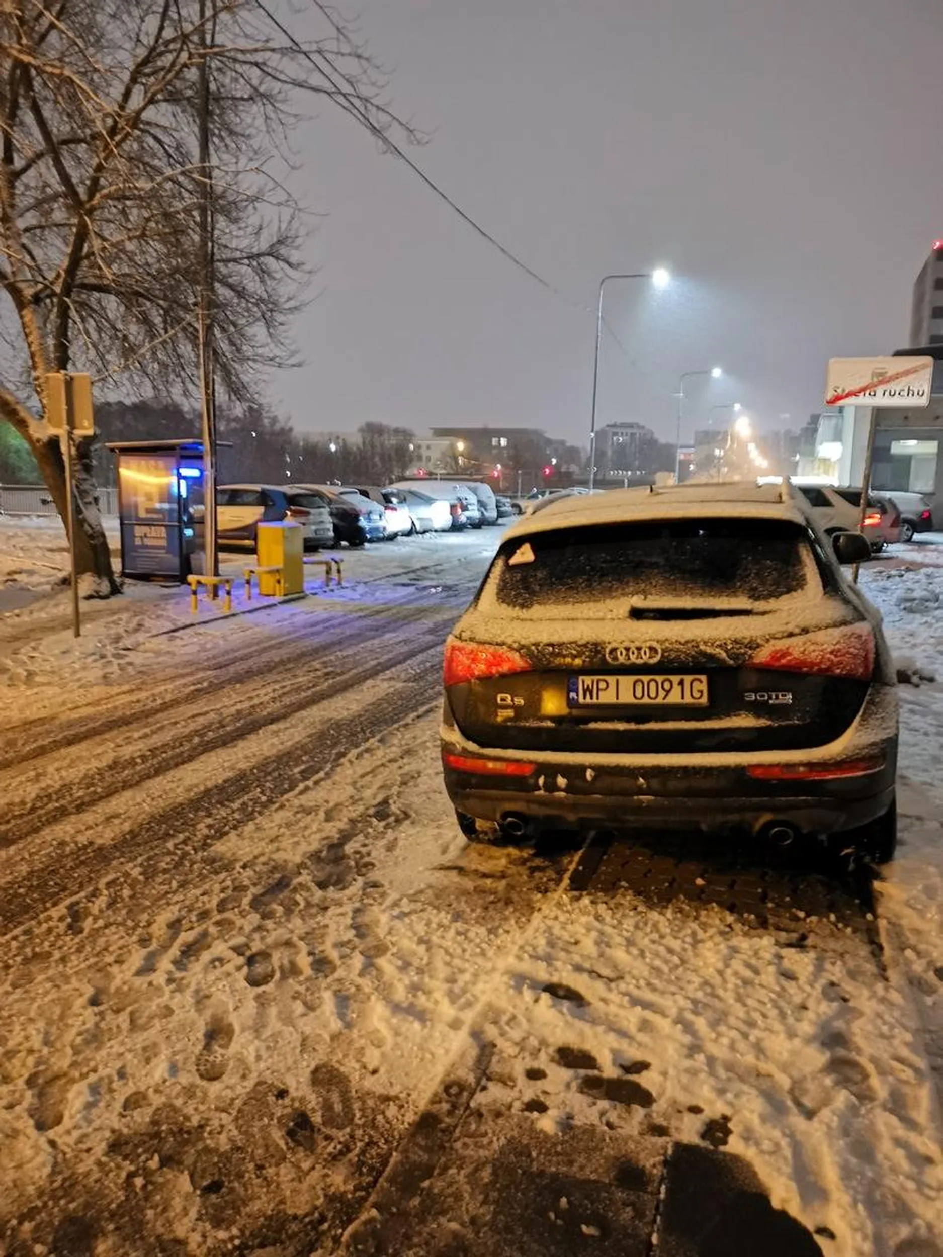 Rozumiem, że śnieg leży, ale żeby parkować na pasach to ?‍♂️