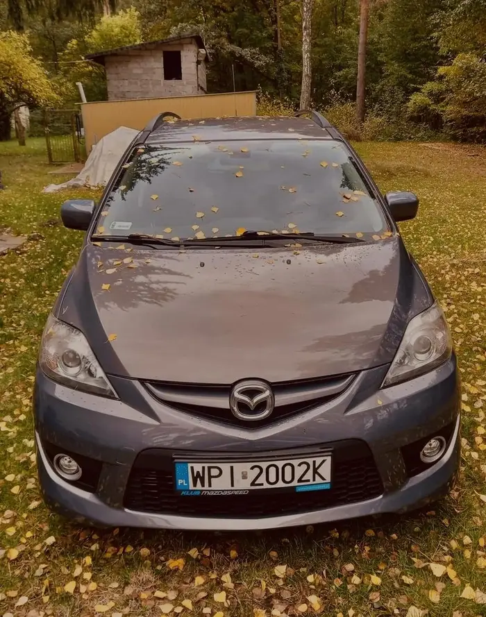 ladny 7os. samochod, koloru szarego. Produkowany od 2008 do 2010 , 2.0 benzyna + lpg. 146KM , 6 biegowa manualna skrzynia biegów.