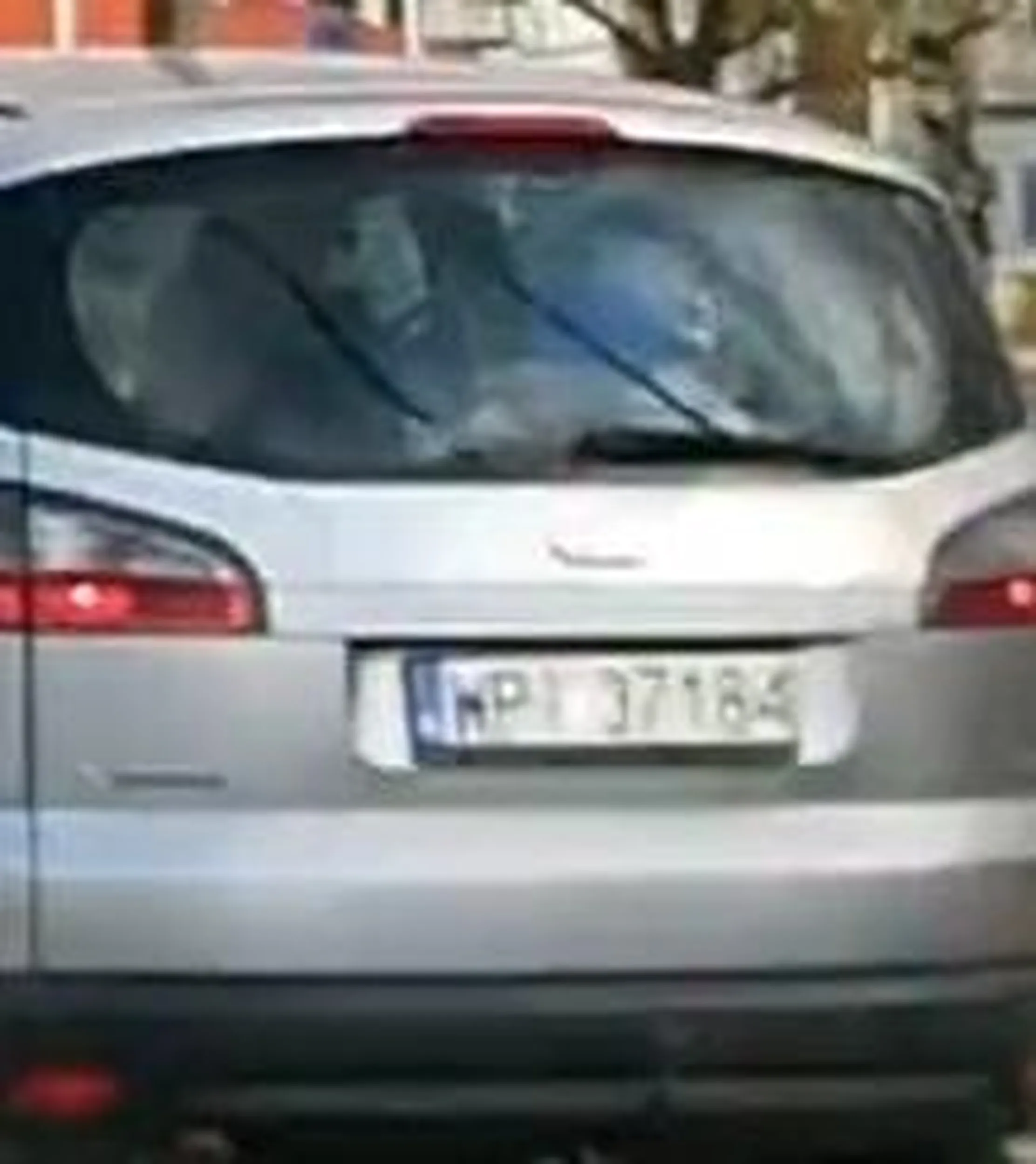 wyprzedza na pasach https://twitter.com/BandytaZKamerka/status/1646154475025973249?s=20