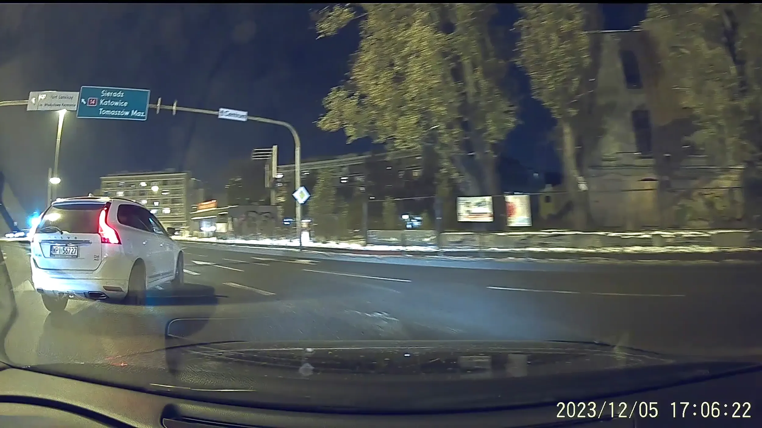 z lewego pasa zjeżdżasz w prawo?