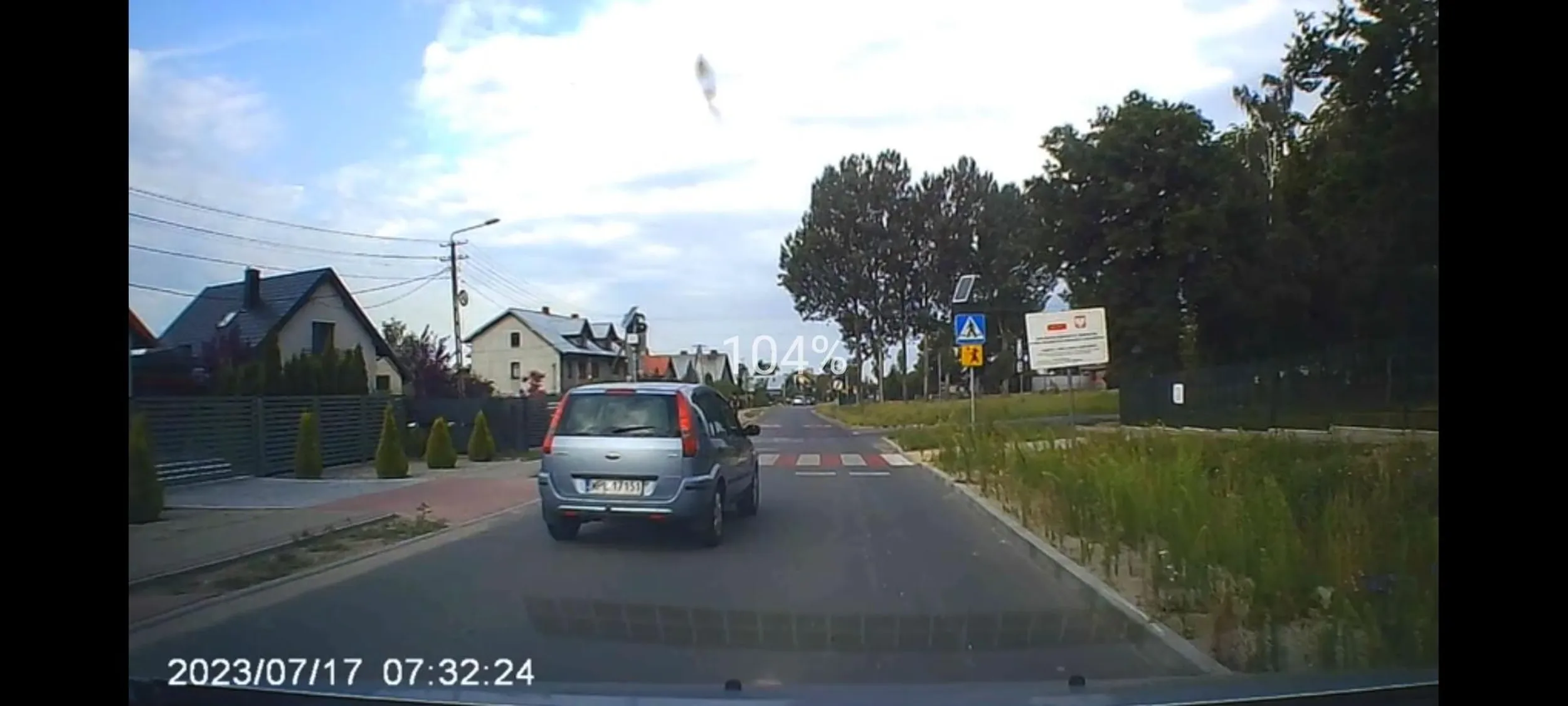 Wyprzedza na przejściu dla pieszych!!!