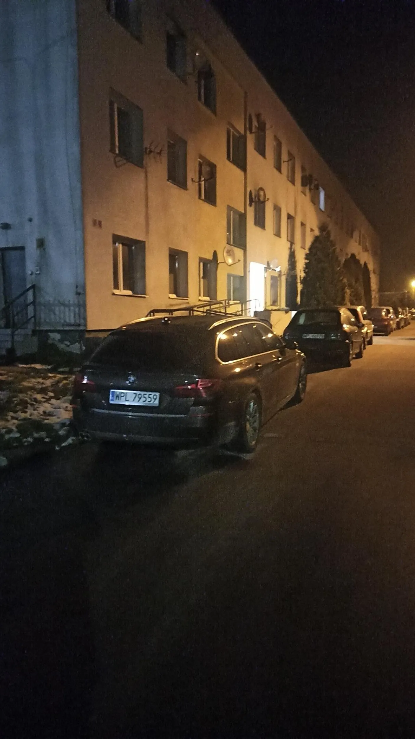 Samochodzików z Modulara to się nie parkuje na parkingu dla mieszkańców, tylko na Waszych ?