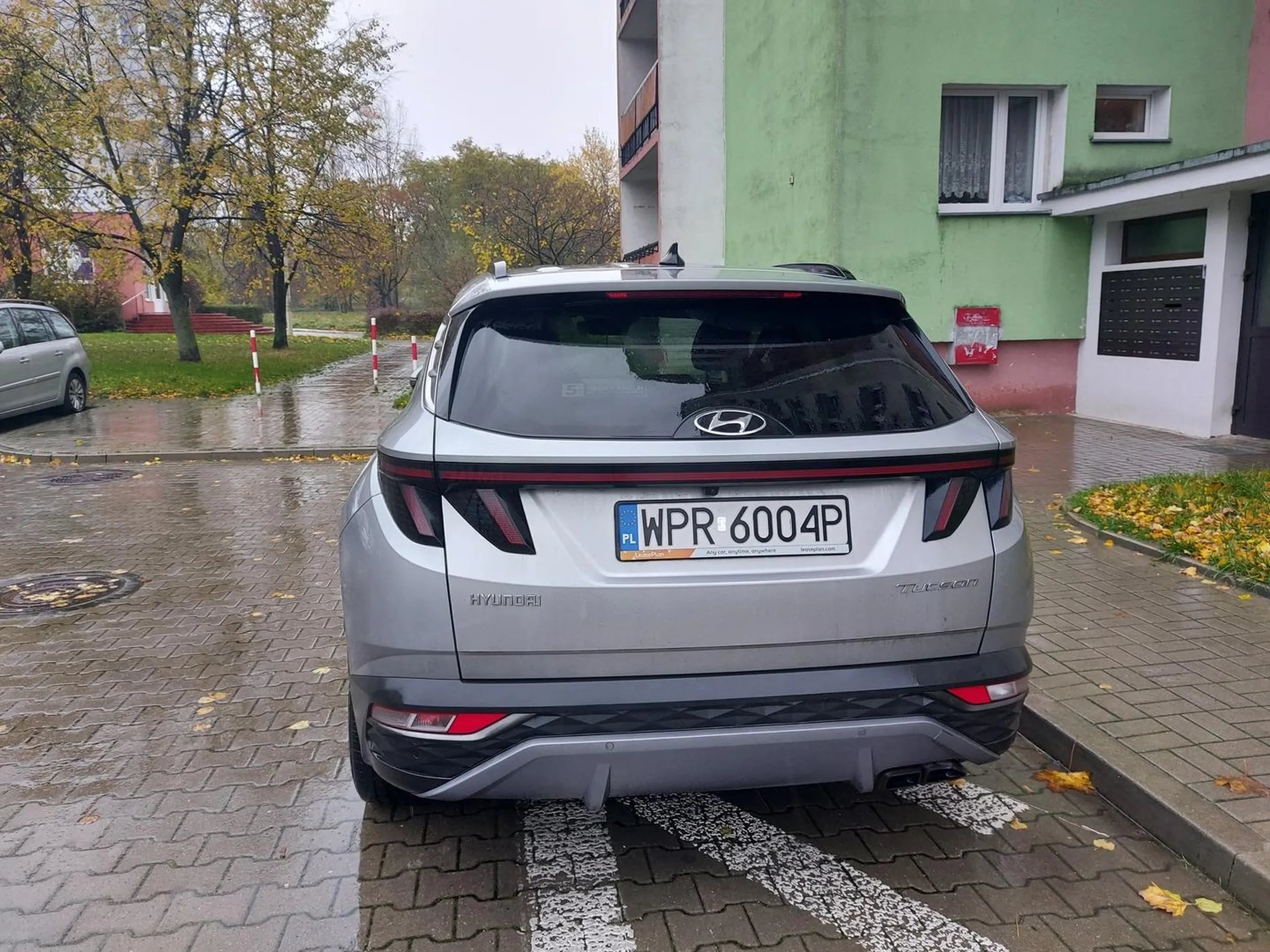 Kierowca tegoz samochodu ochlapał mnie z premedytacją, celowo nie zwalniając przy kałuży. Ochlapałeś kogoś na ulicy? Po prostu przeproś! W takim przypadku kultura osobista wymaga, aby zatrzymać się, przeprosić za zaistniałe zdarzenie.