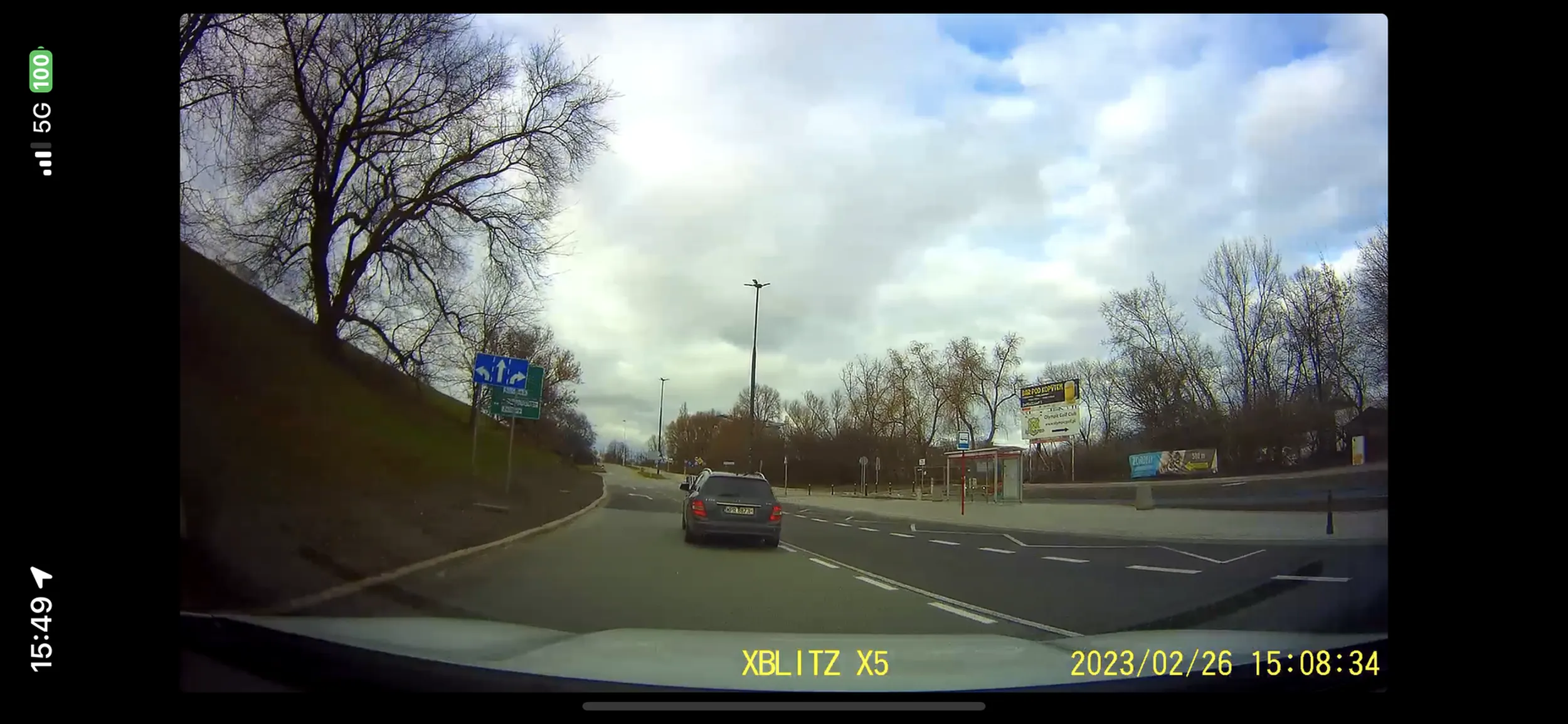 Notorycznie łamie przepisy ruchu drogowego. Czerwone światło. Burak i ćpun.