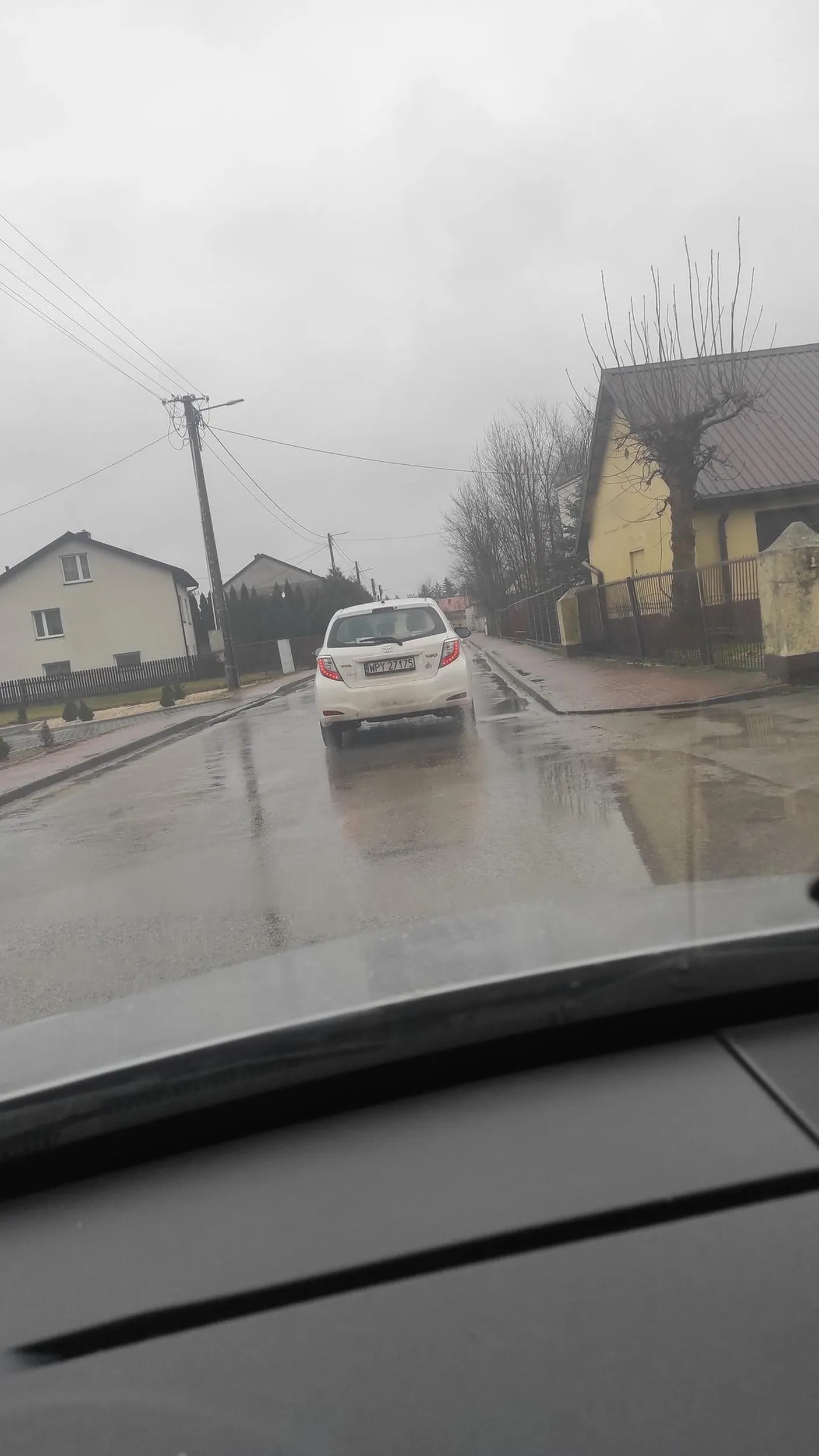 Jak nie patrzysz w lusterka i wymuszasz pierwszeństwo to wypadałoby chociaż przeprosić