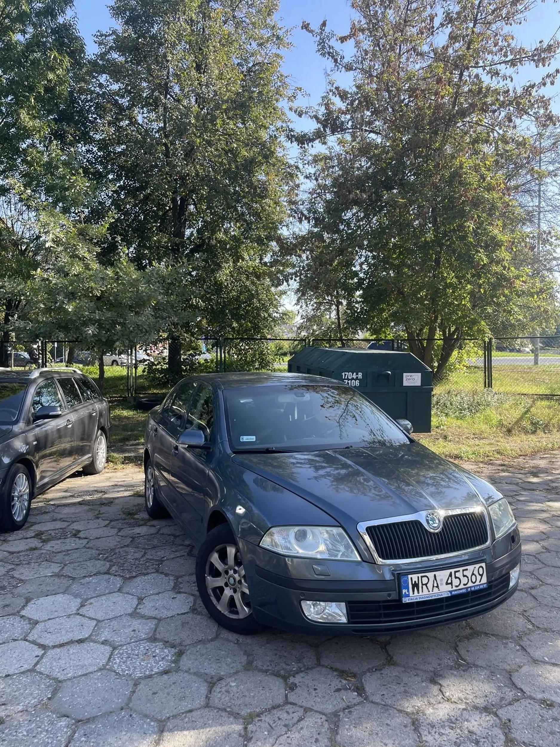 Jak tak mozna zaparkować??