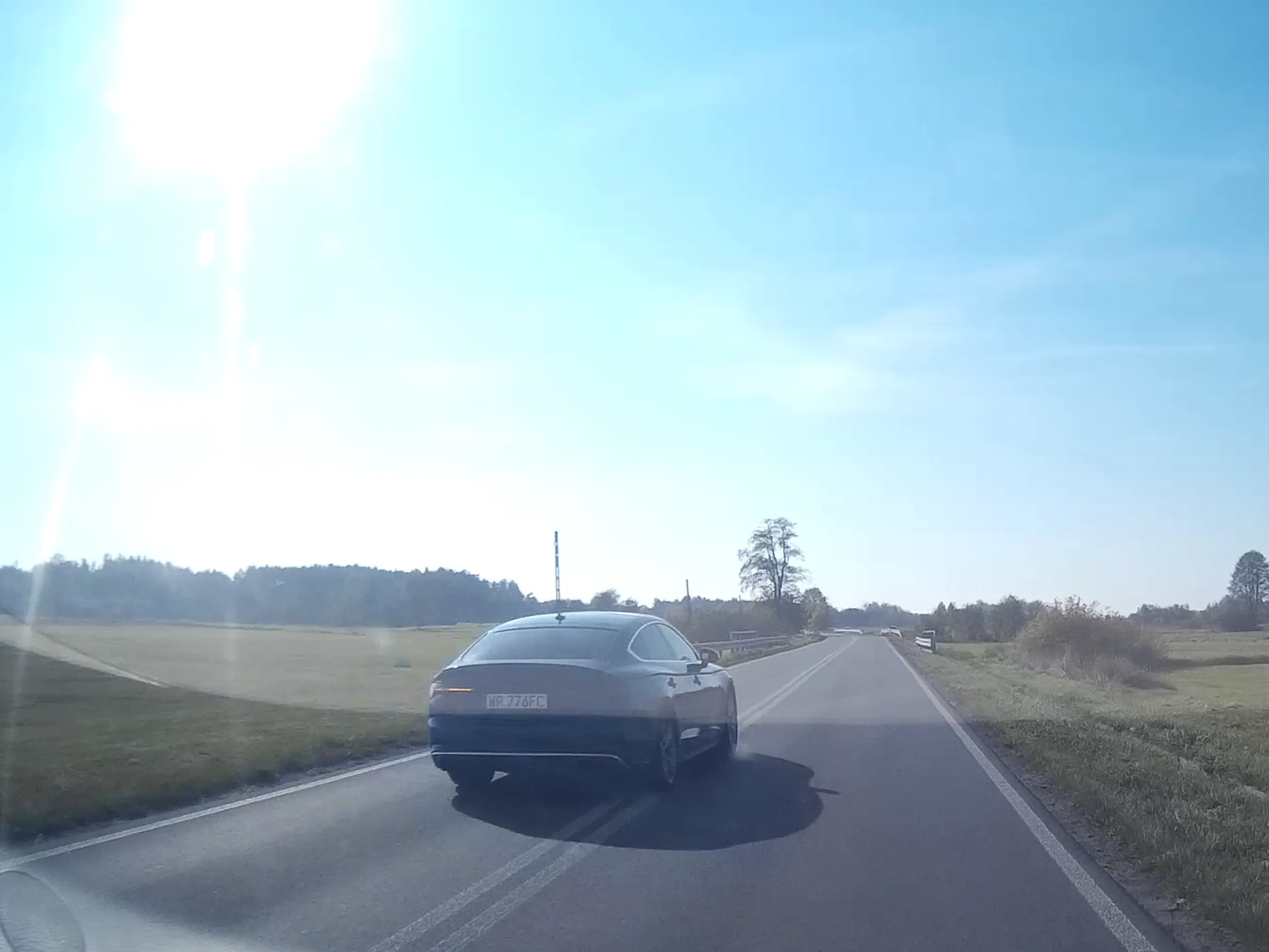 Mistrz długiej prostej, czyli znów się sprawdza zasada że im lepsze auto tym gorszy kierowca.