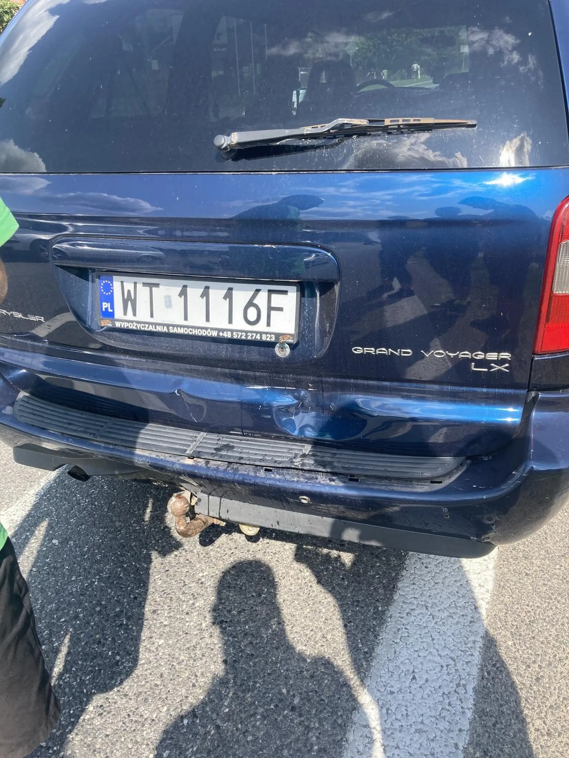 Po stłuczce Pan chciał wyłudzić 2500 zł(jako zabezpieczenie)+ napisać oświadczenie, kiedy się nie zgodziłem, był bardzo wulgarny, agresywny… wezwałem Policję. Sprawa trafi do sądu