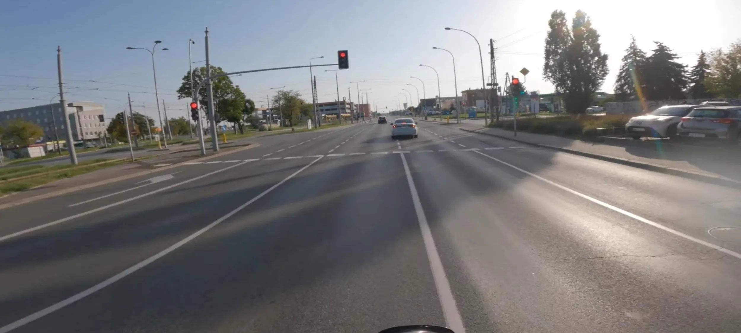 Samochód pełen uchodźców wschodniego pochodzenia, robili brake checki, pozniej próbowałem doprowadzić do bijatyki, zajeżdżając nam drogę. Uwazajcie na nich