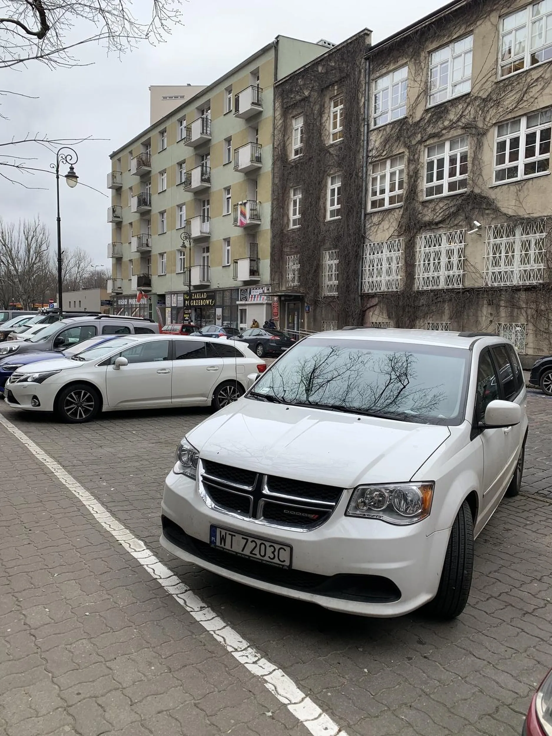 Widać totalny brak myślenia, pewnie nie chciał się spóźnić na mszę..