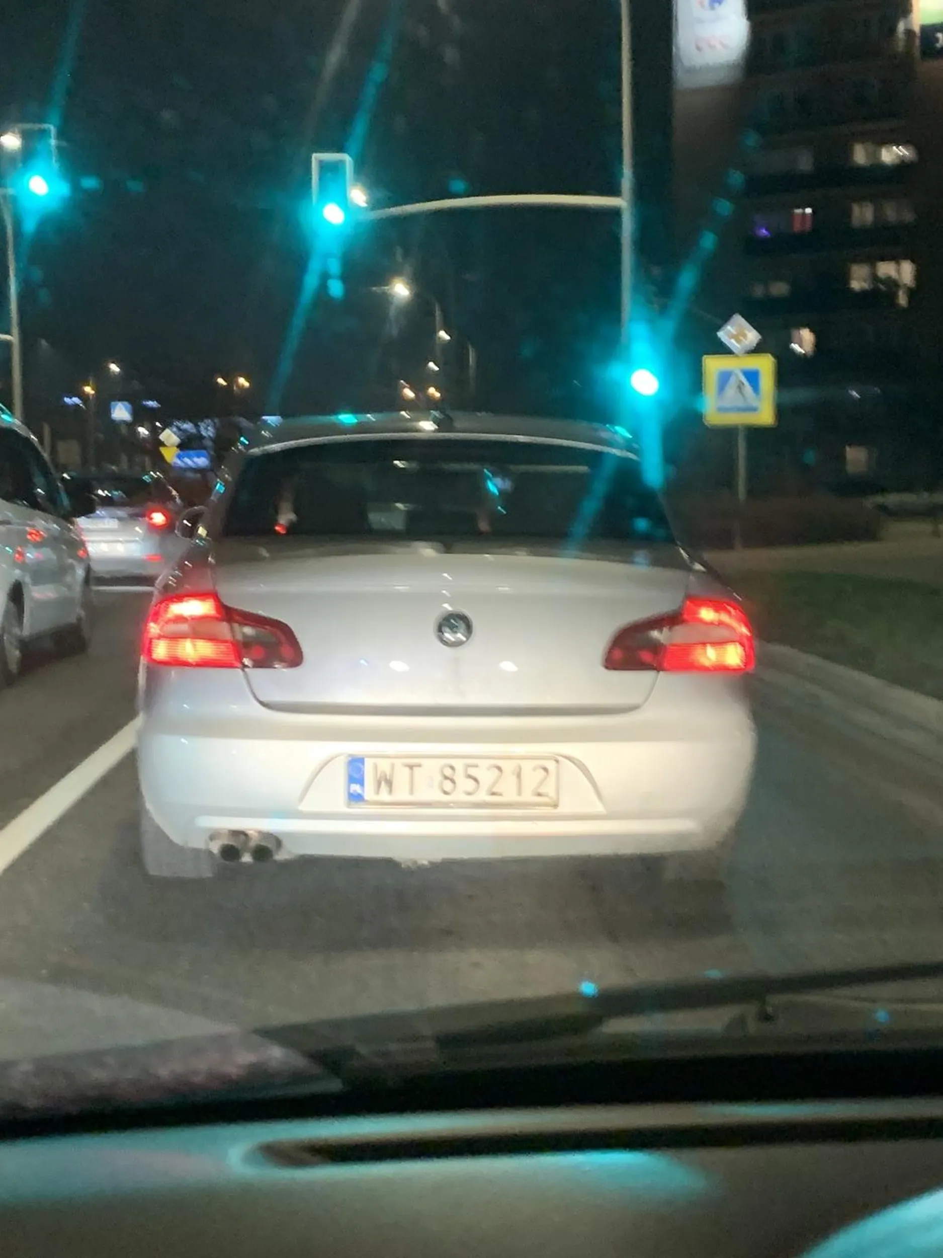 Kierunkowskazy to fajna rzecz, ułatwia życie na drodze. Nie zapominaj o nich ;)