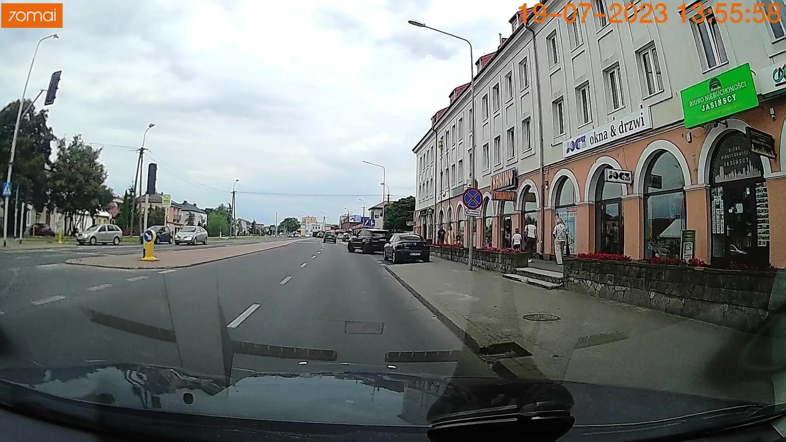 Ogarnij się człowieku jak włączasz się do ruchu bo komuś krzywdy narobisz