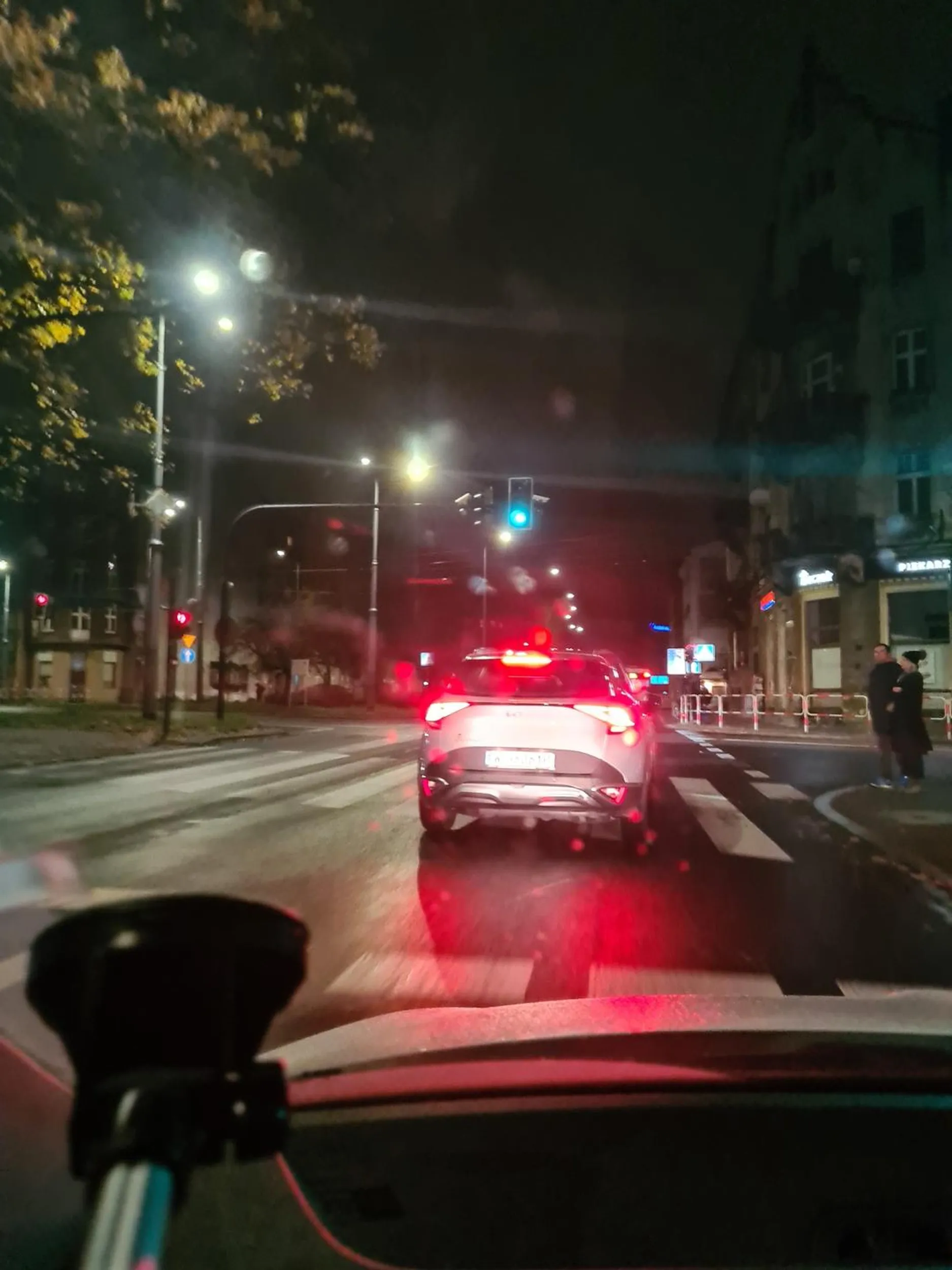 Kierowca wymusza pierwszeństwo