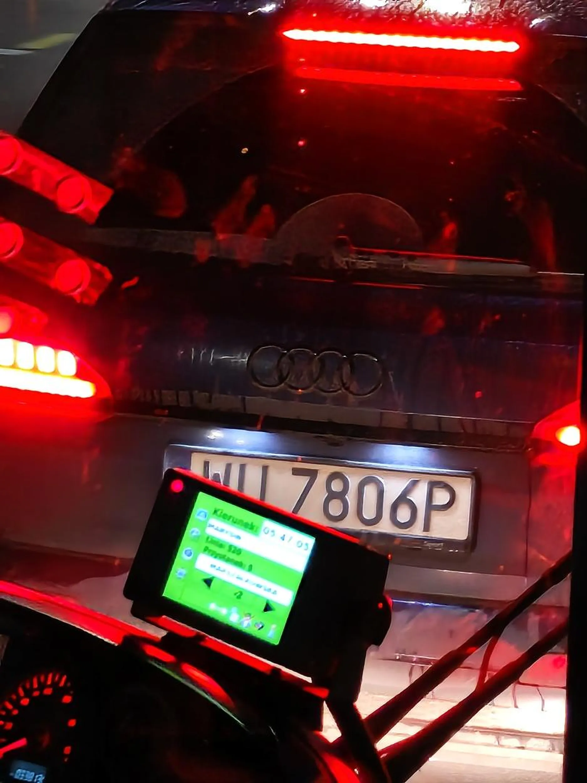 Burak w audi nie używa kierunków. Burak wyjdzie z BMW ale BMW z buraka nie.