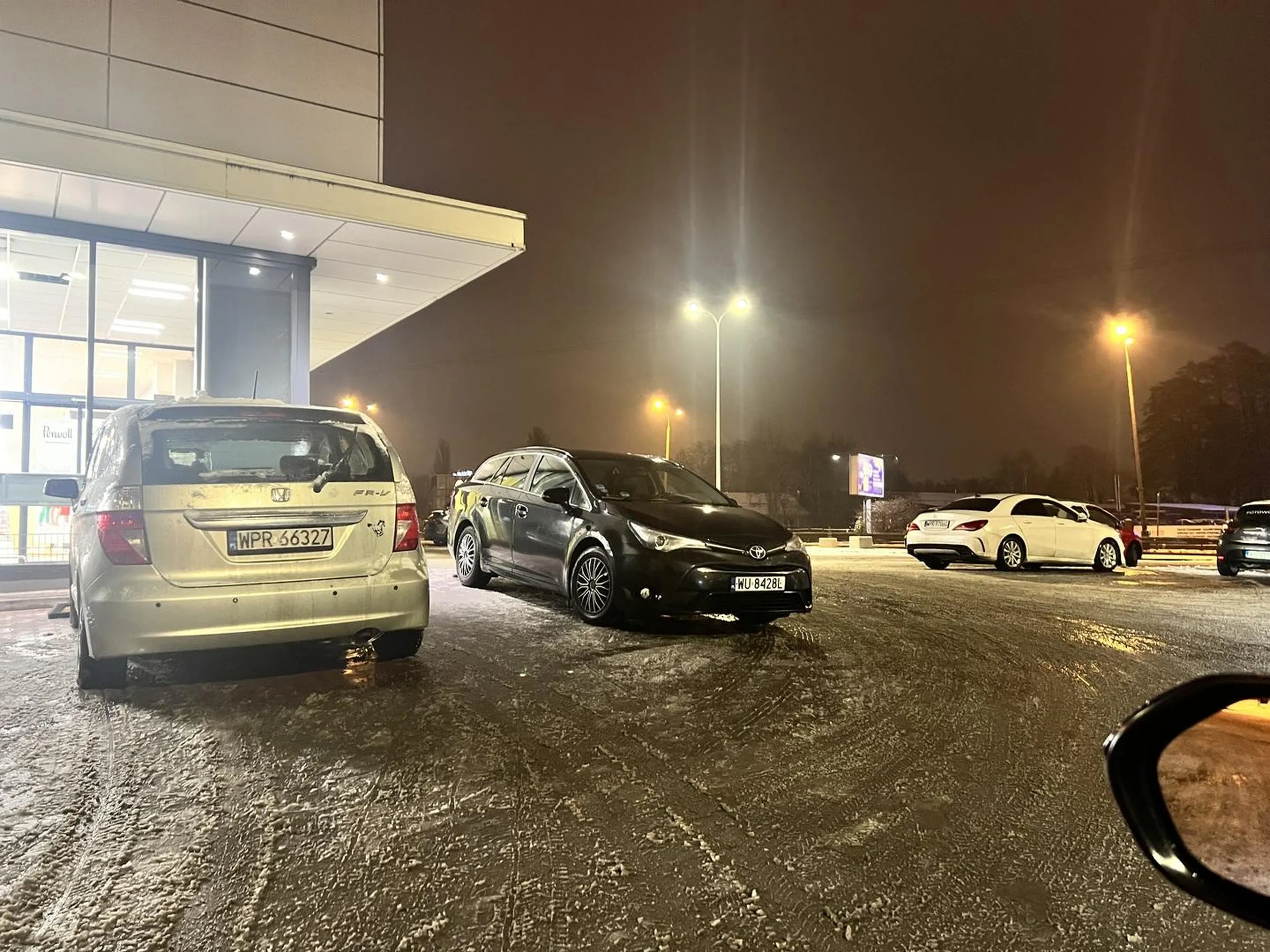 Ameba parkingowa, Pruszków al. Jerozolimskie 454