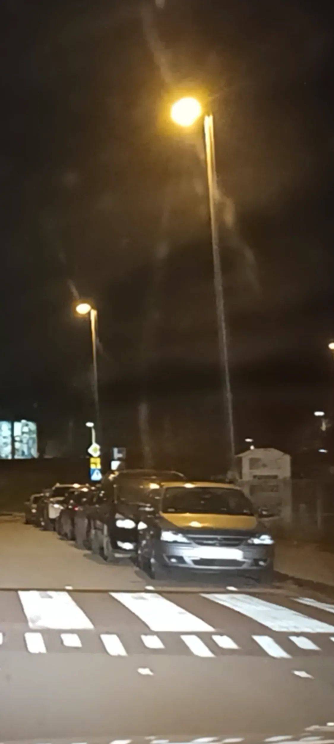 Kierowca nałogowo parkuje przy samym przejściu dla pieszych. Prośby i tłumaczenia nic nie pomagają.