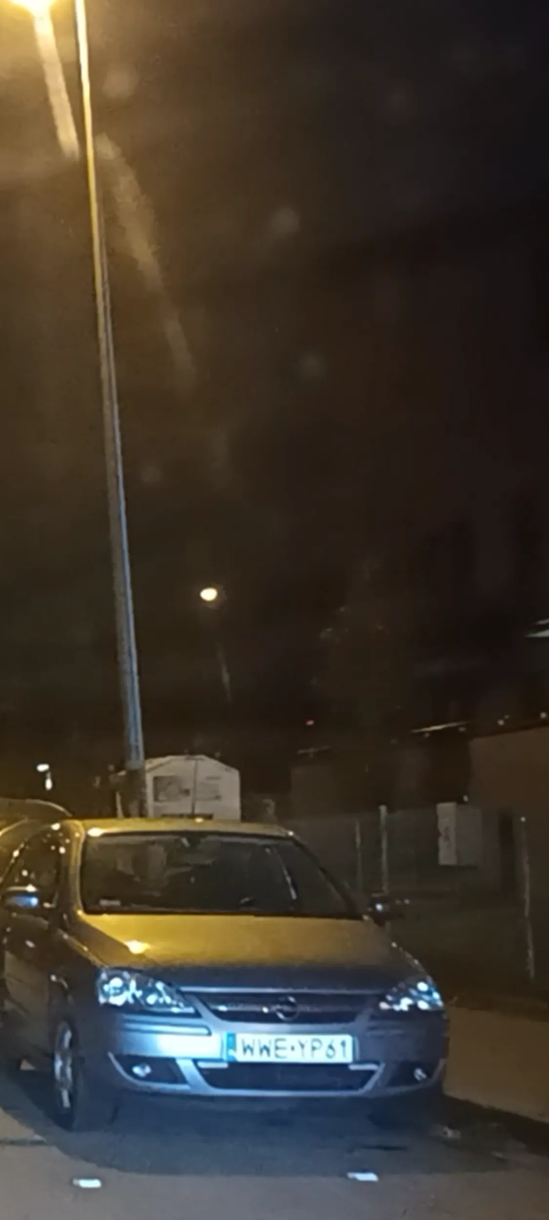 Kierowca nałogowo parkuje przy samym przejściu dla pieszych. Prośby i tłumaczenia nic nie pomagają.